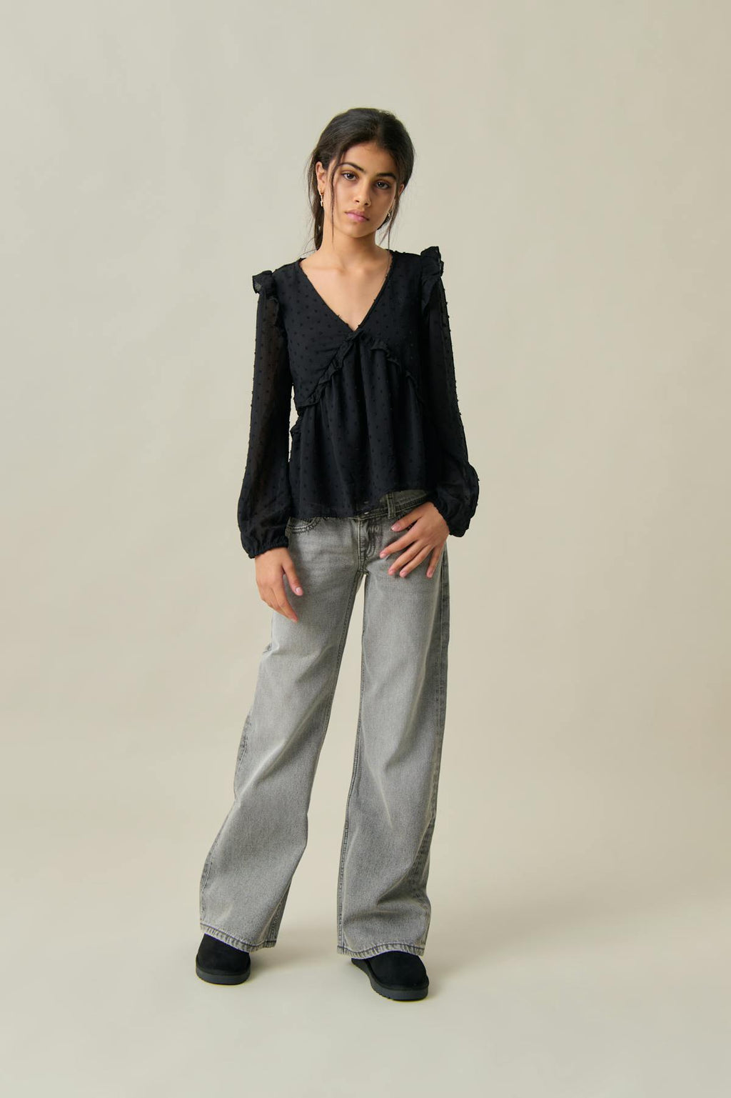 Y frill v blouse