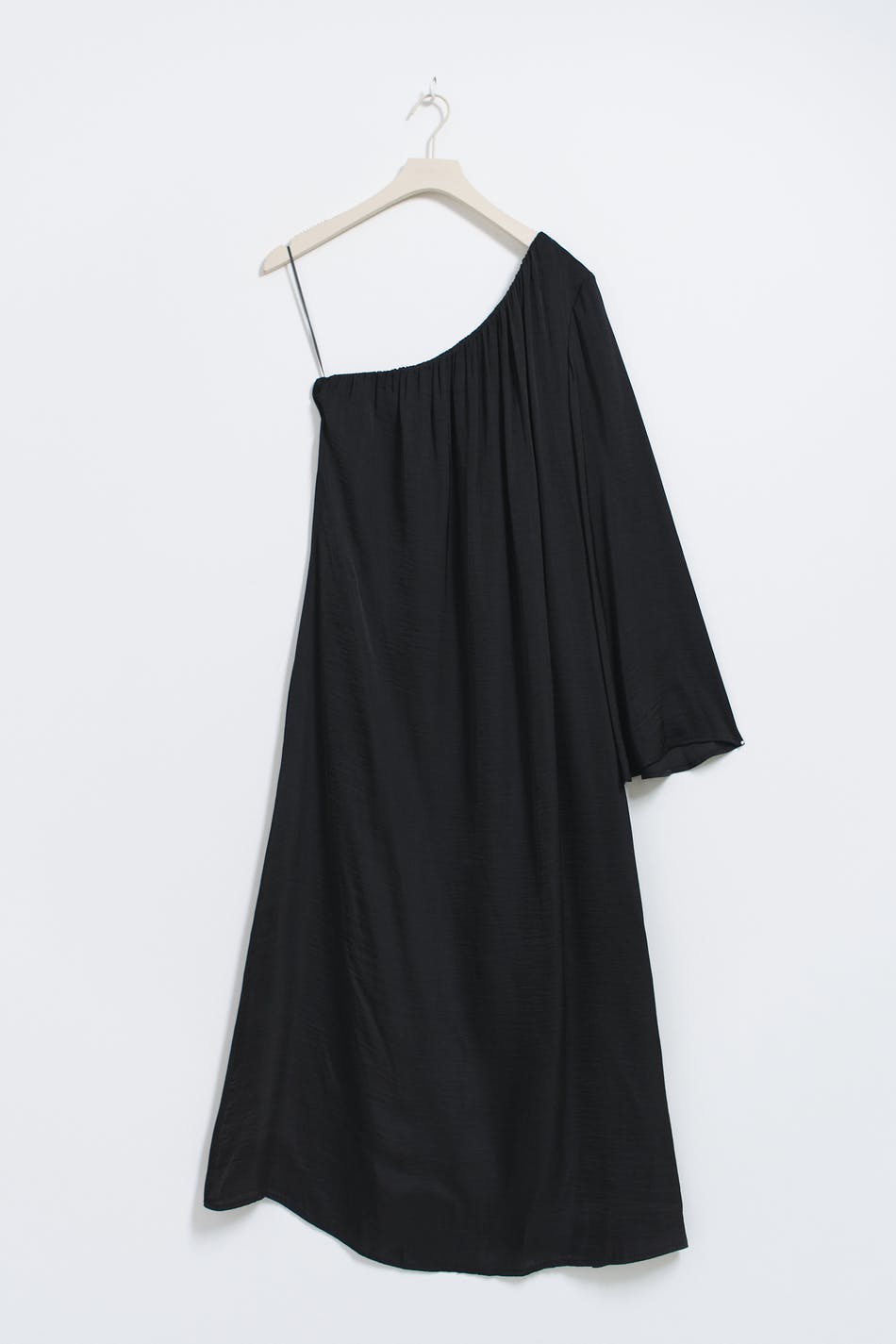 Fluid oneshoulder dress
