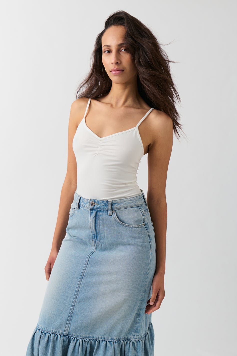 V-neck ruched singlet