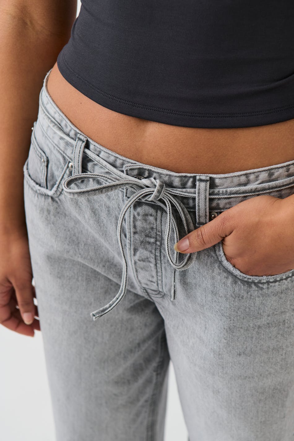 Tie waist baggy jeans
