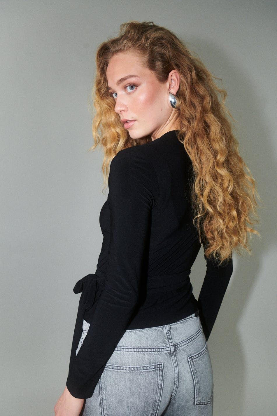 Wrap tie top