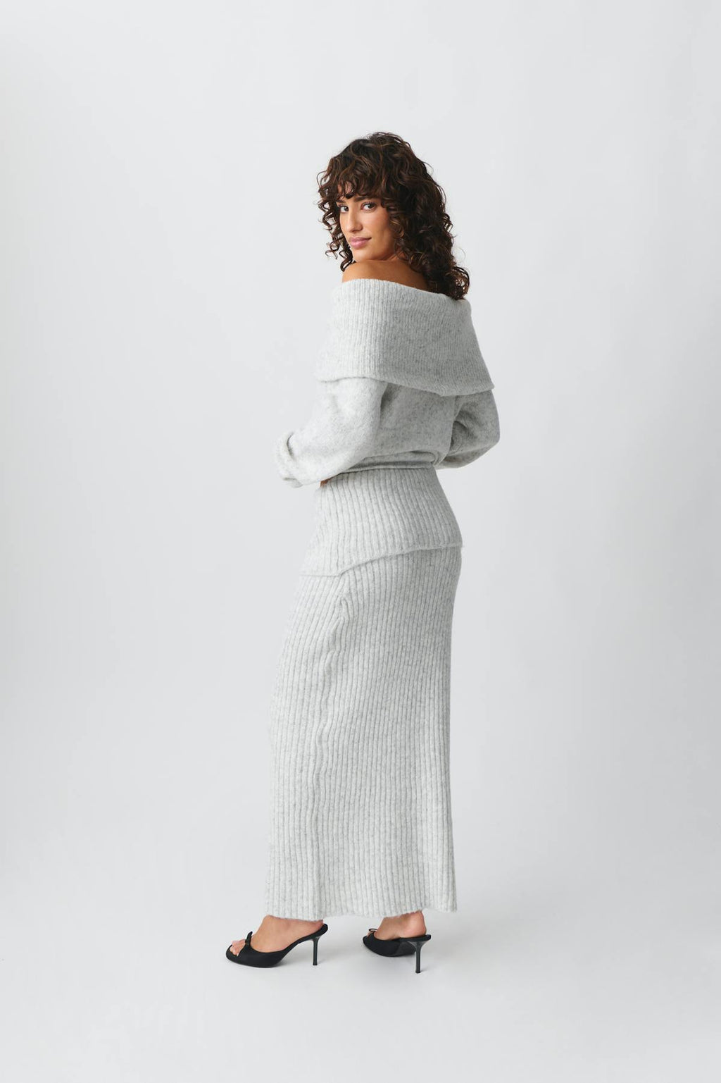 Knitted folded down skirt