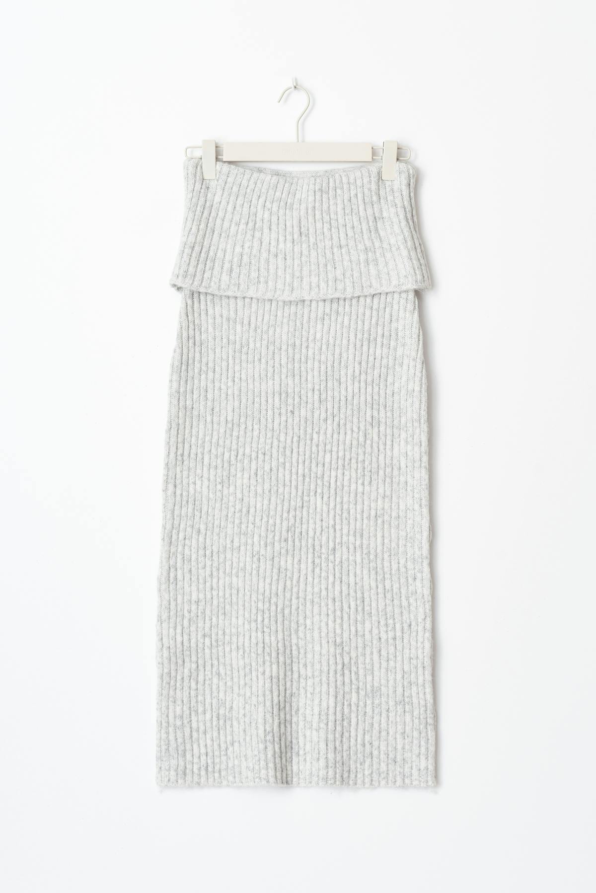 Knitted folded down skirt