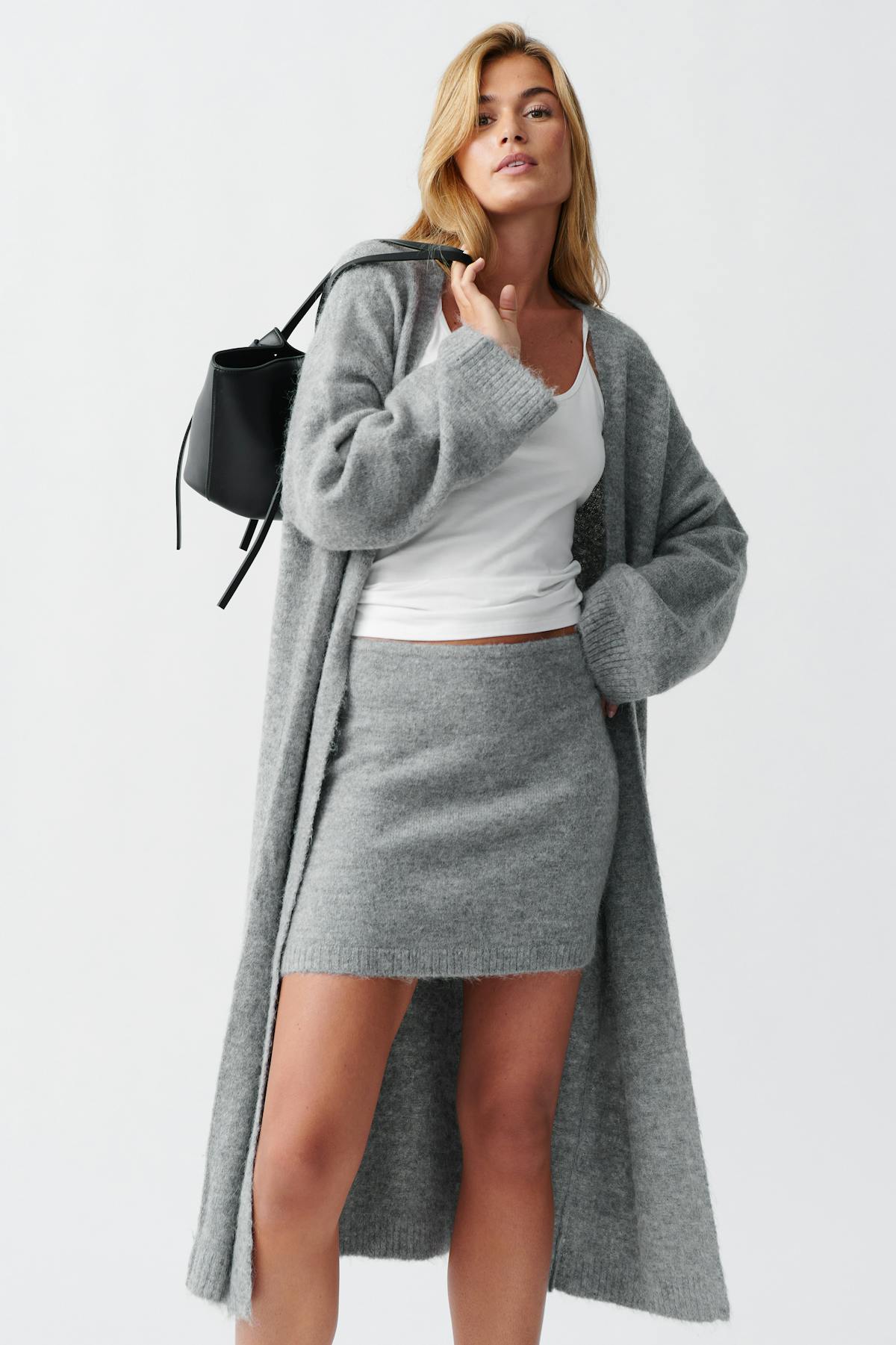 Long knitted cardigan