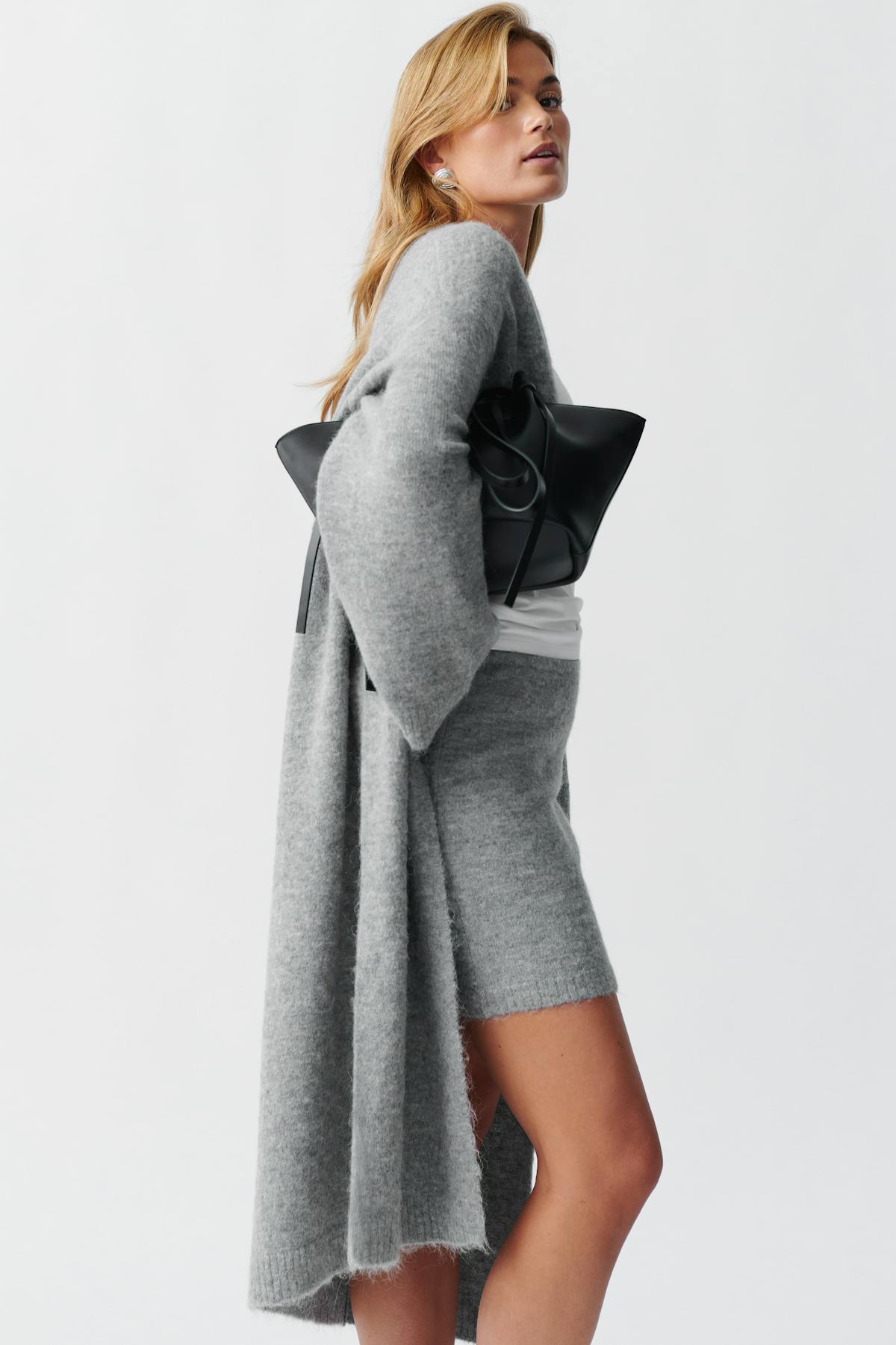 Long knitted cardigan