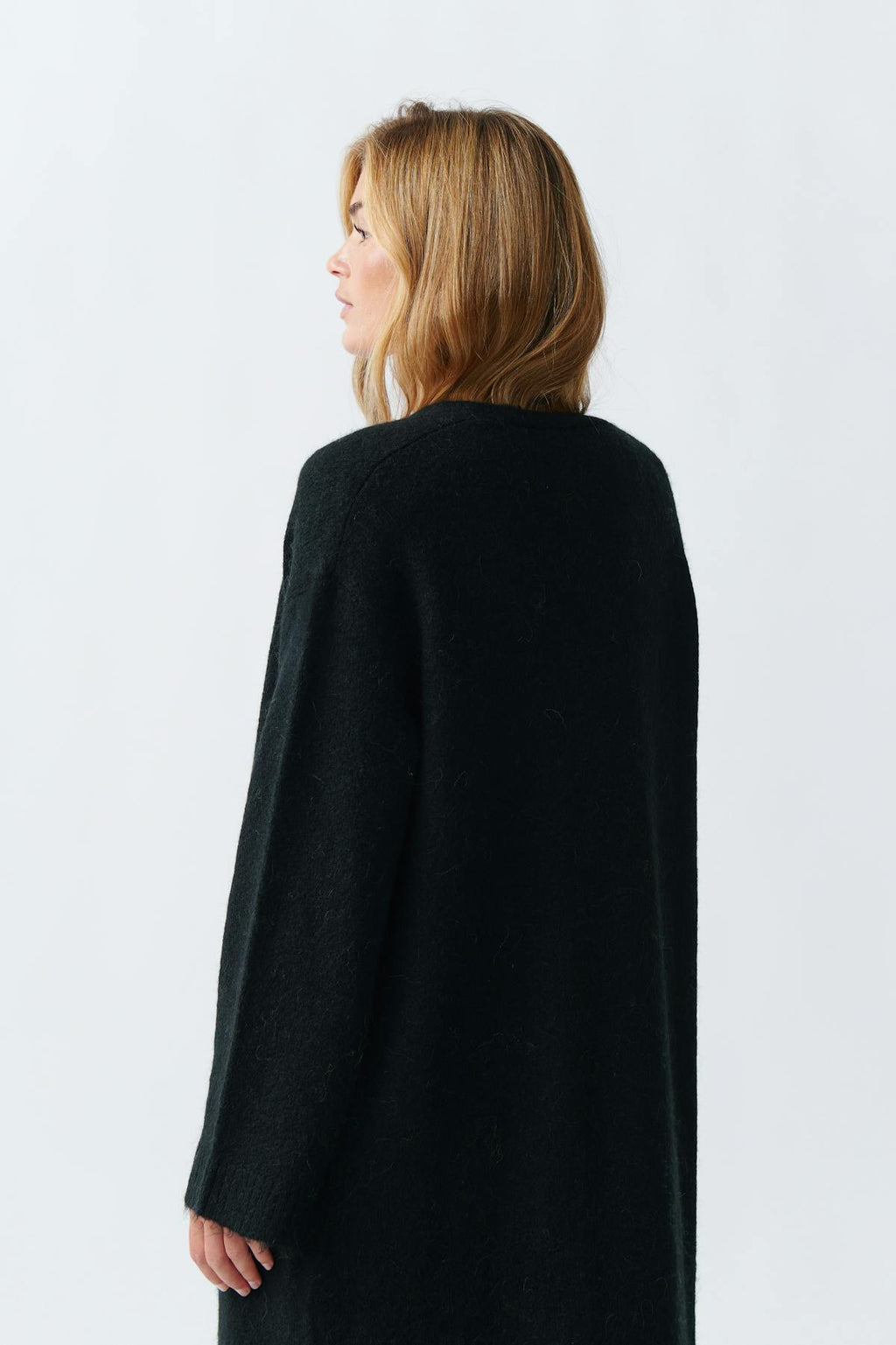 Long knitted cardigan