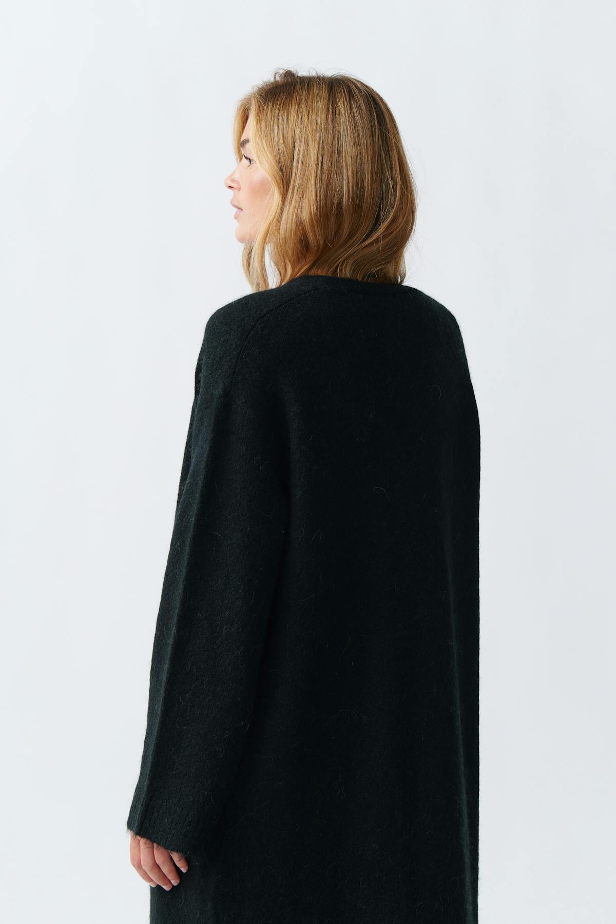 Long knitted cardigan