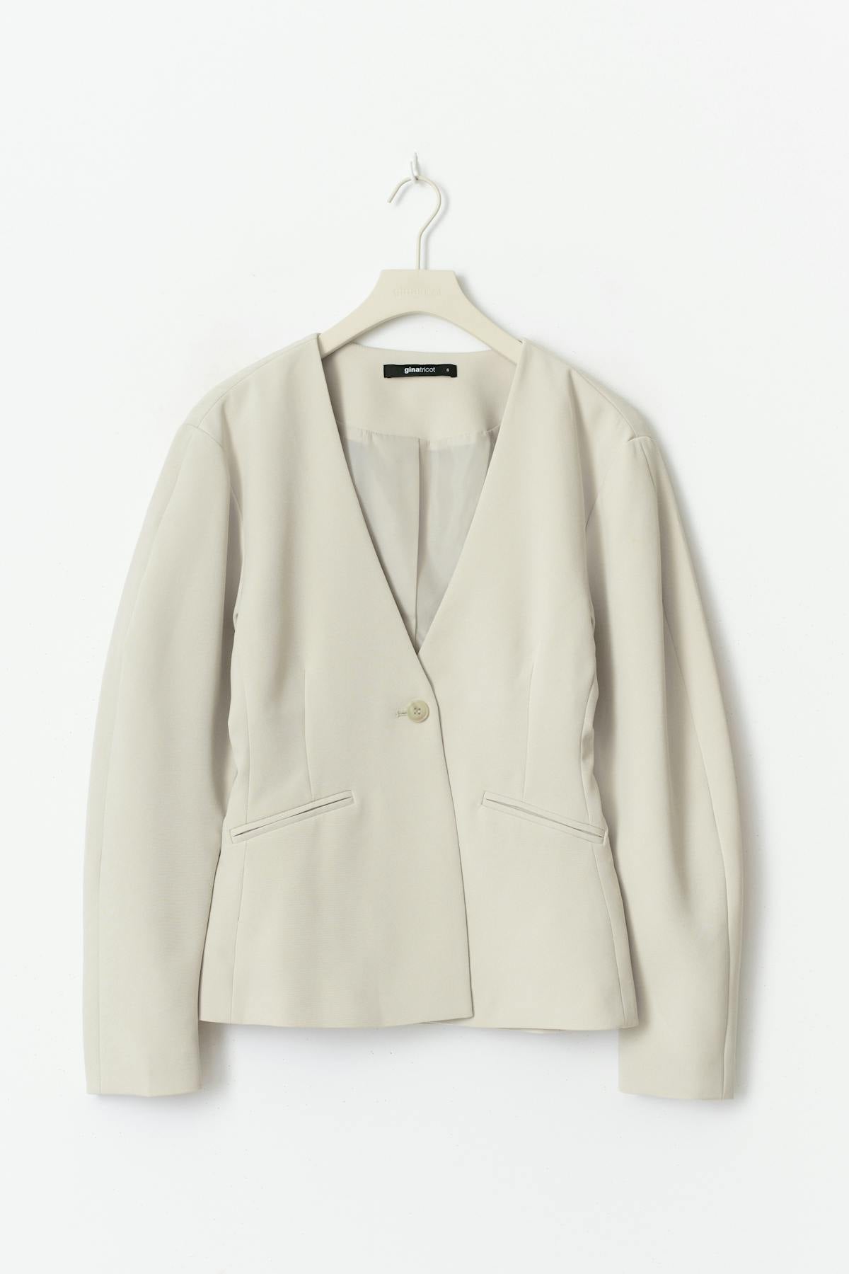 Sculpted blazer