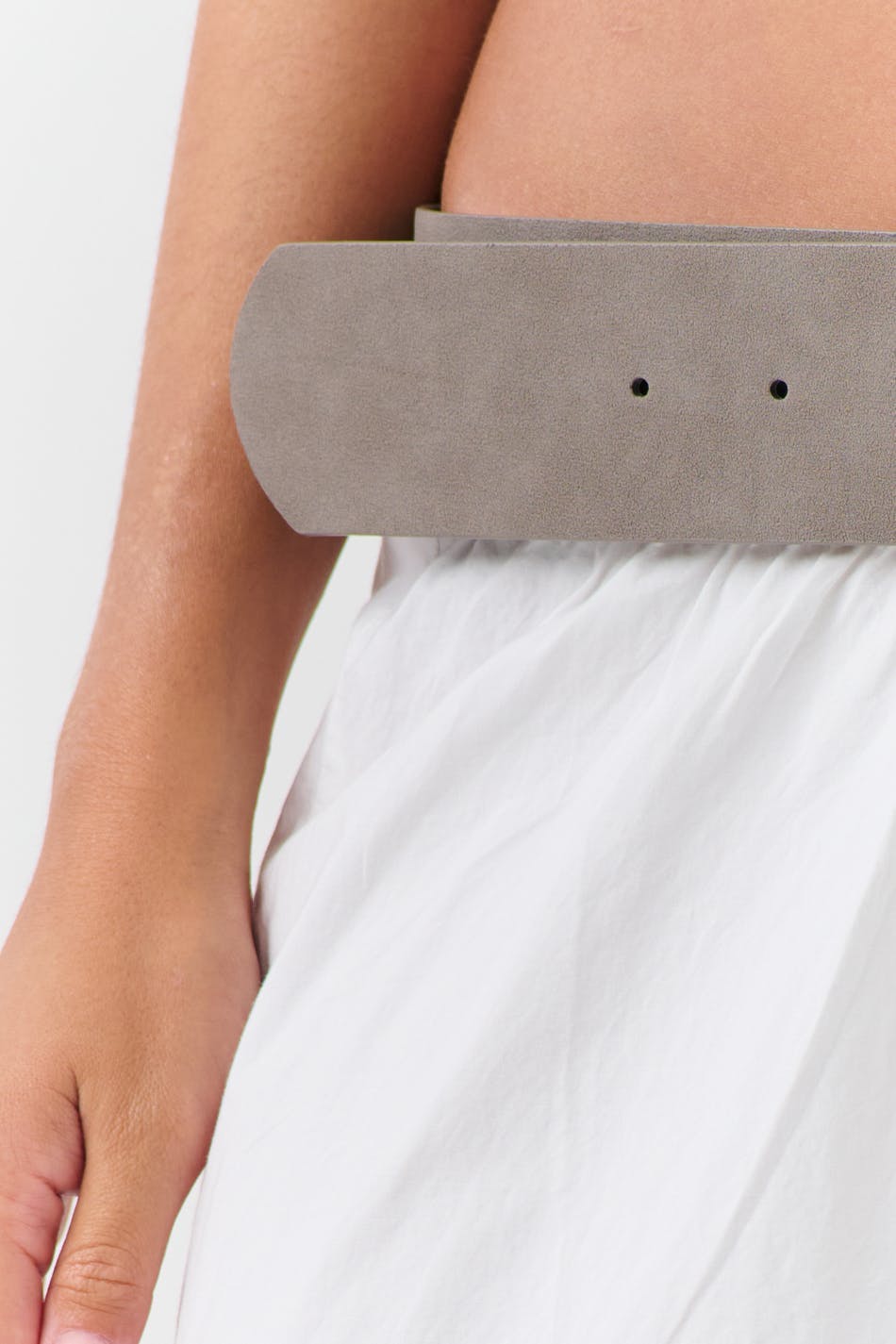 Wide suede belt