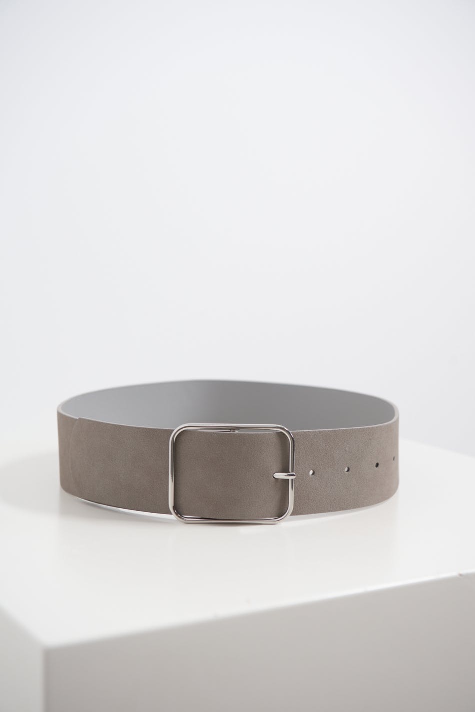Wide suede belt