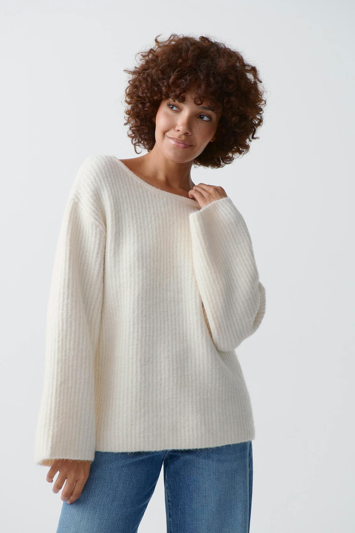 Knitted bow sweater