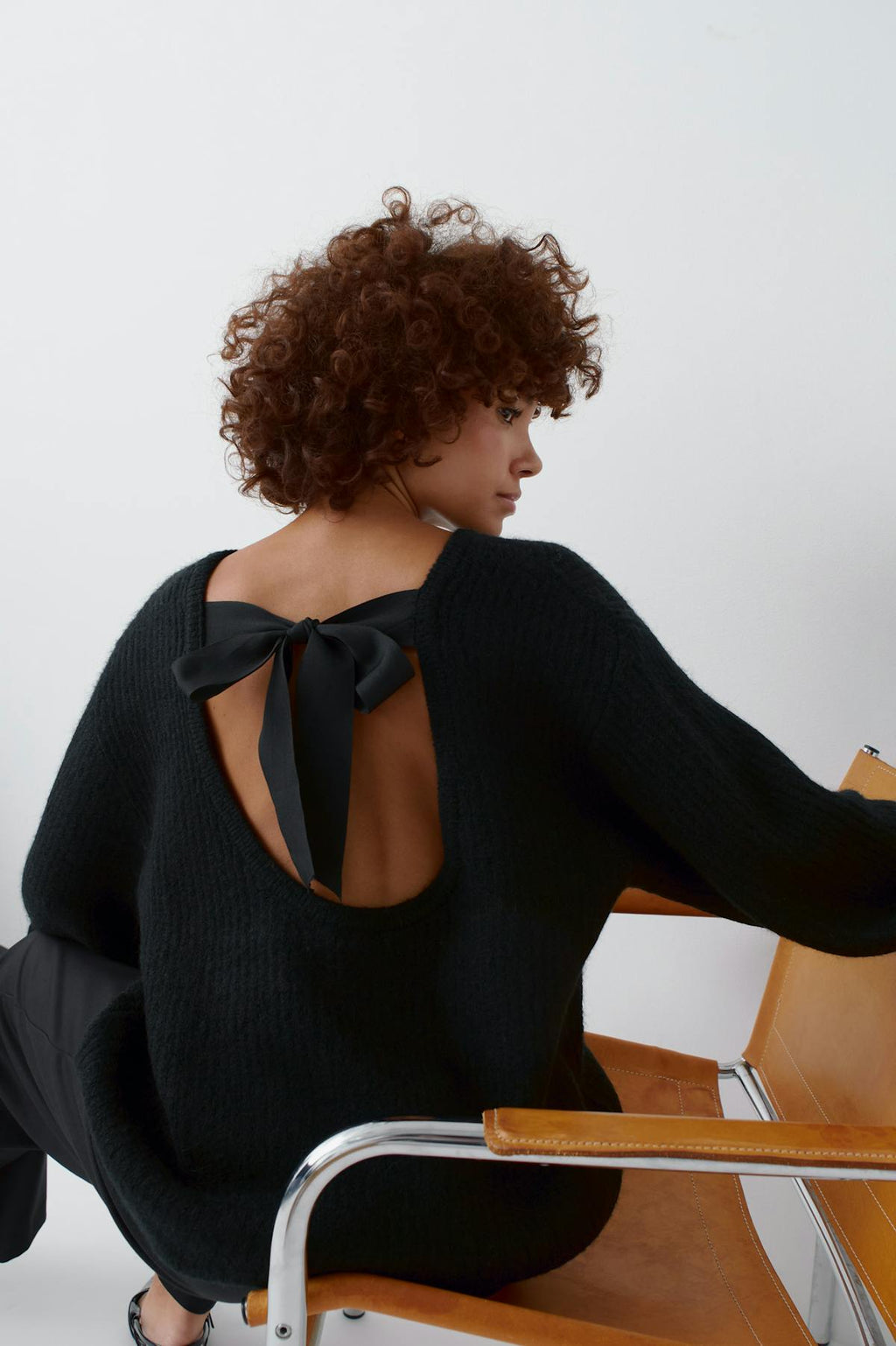 Knitted bow sweater