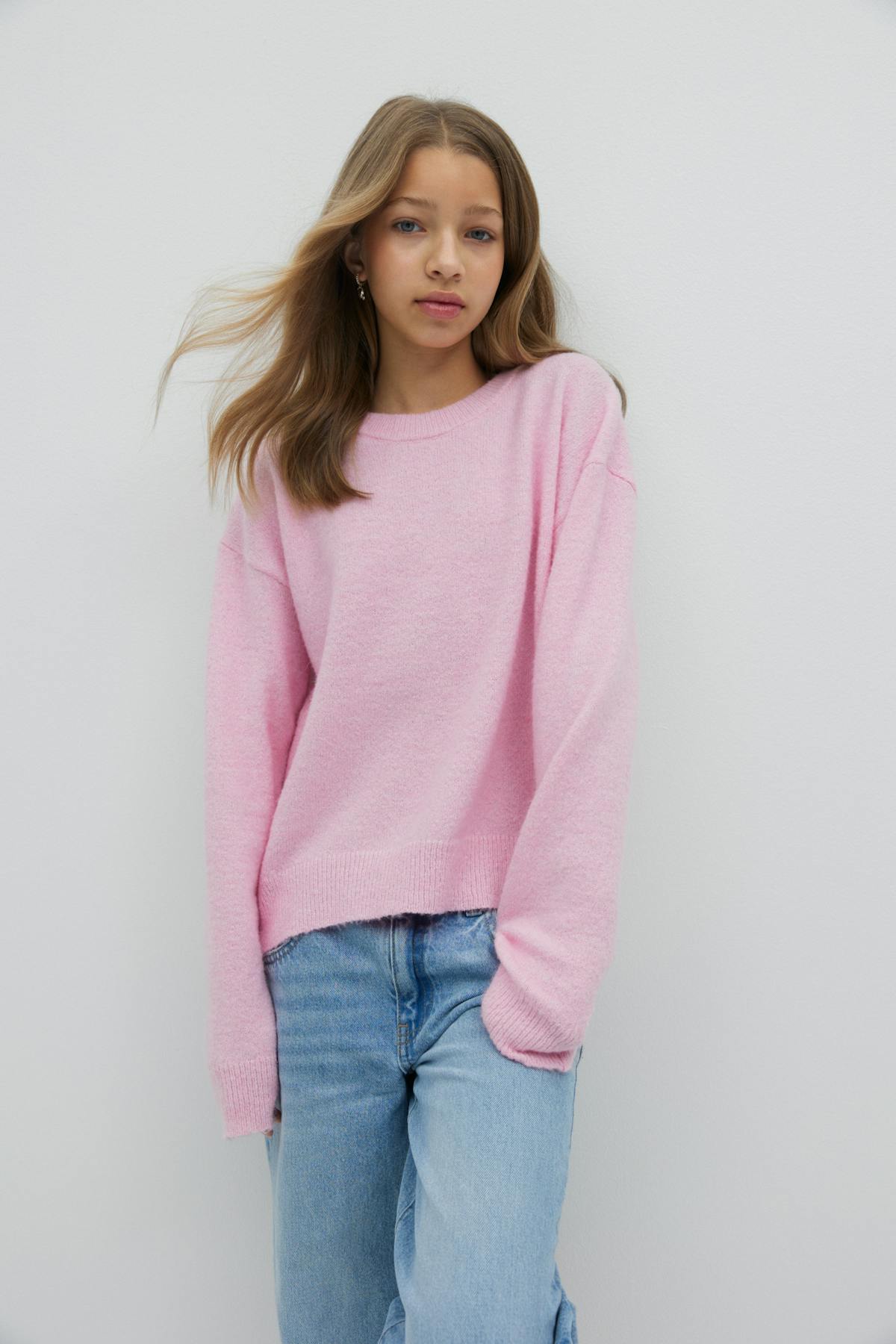 y knitted sweater