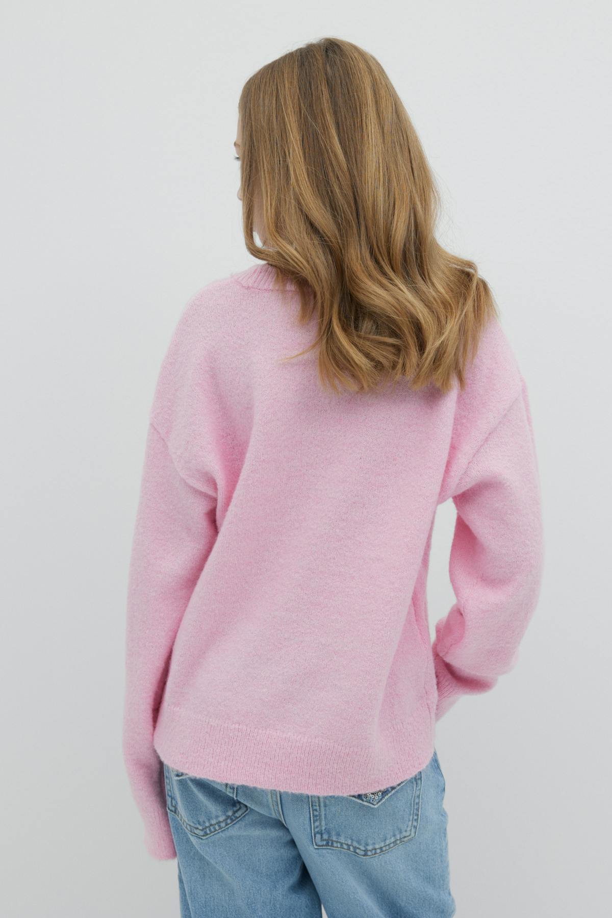y knitted sweater