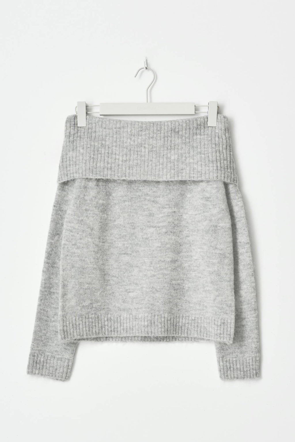 Y kn off shoulder sweater