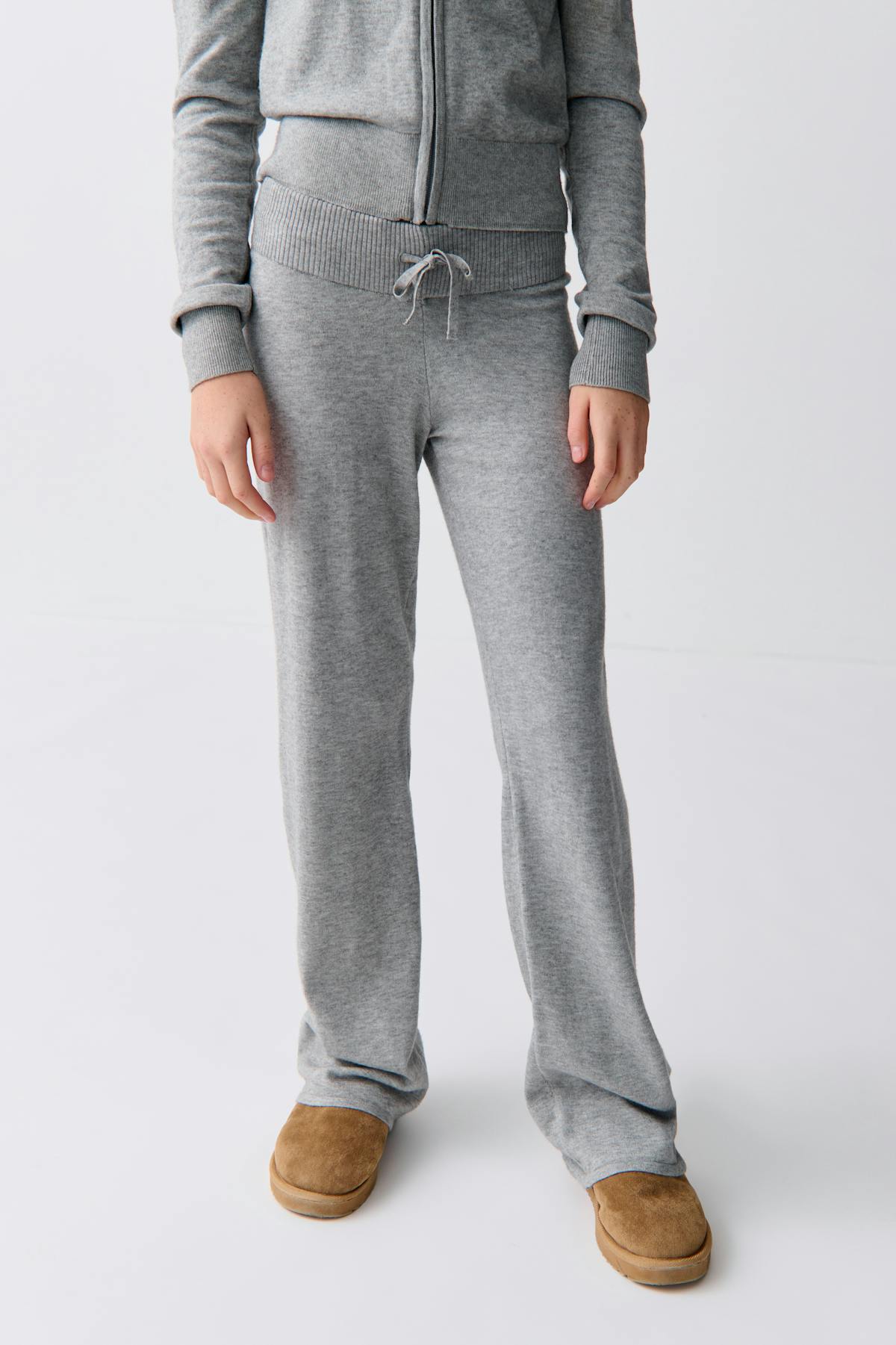 y soft knitted pants