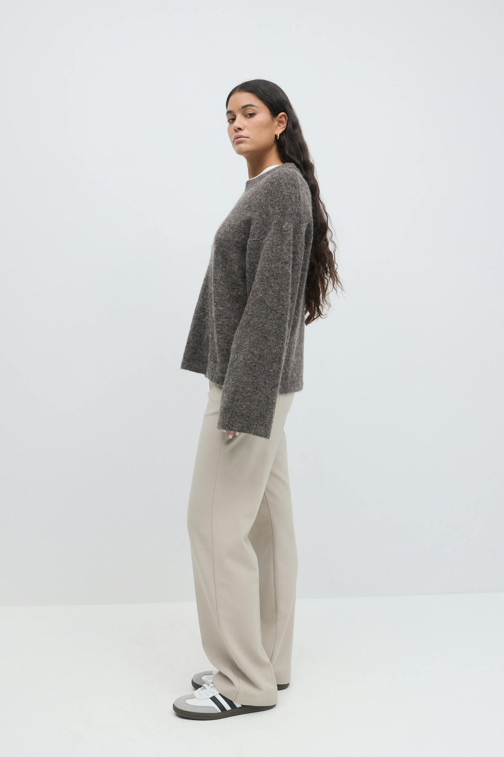 Straight regular trousers