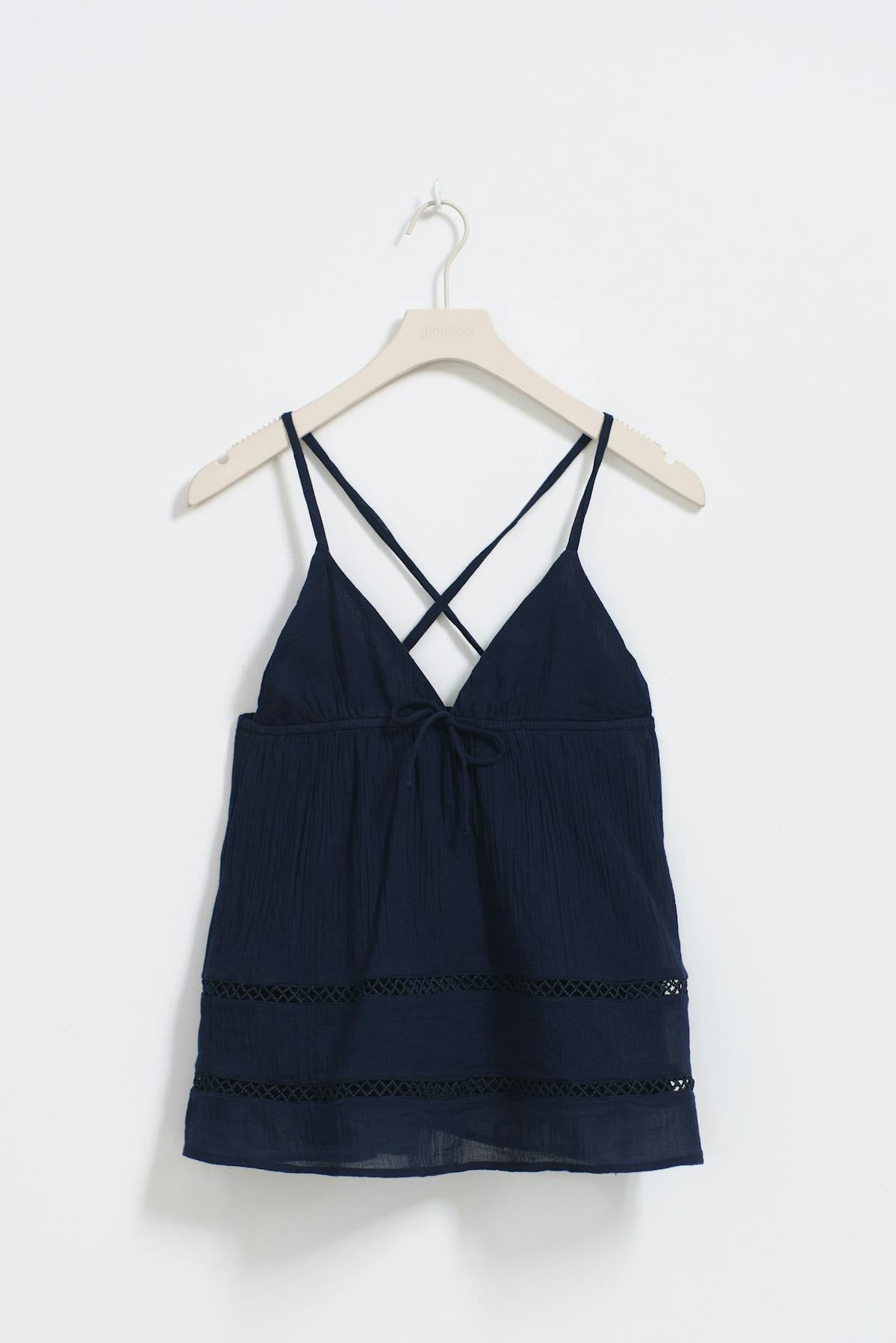 Y triangle singlet