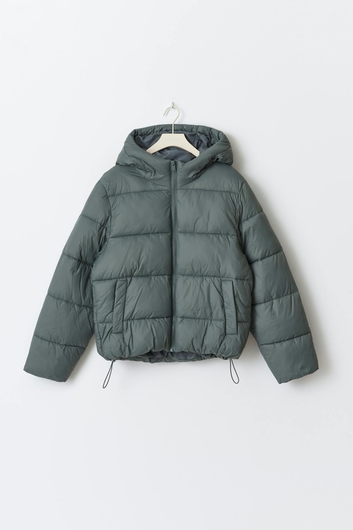 Short puffer jacket