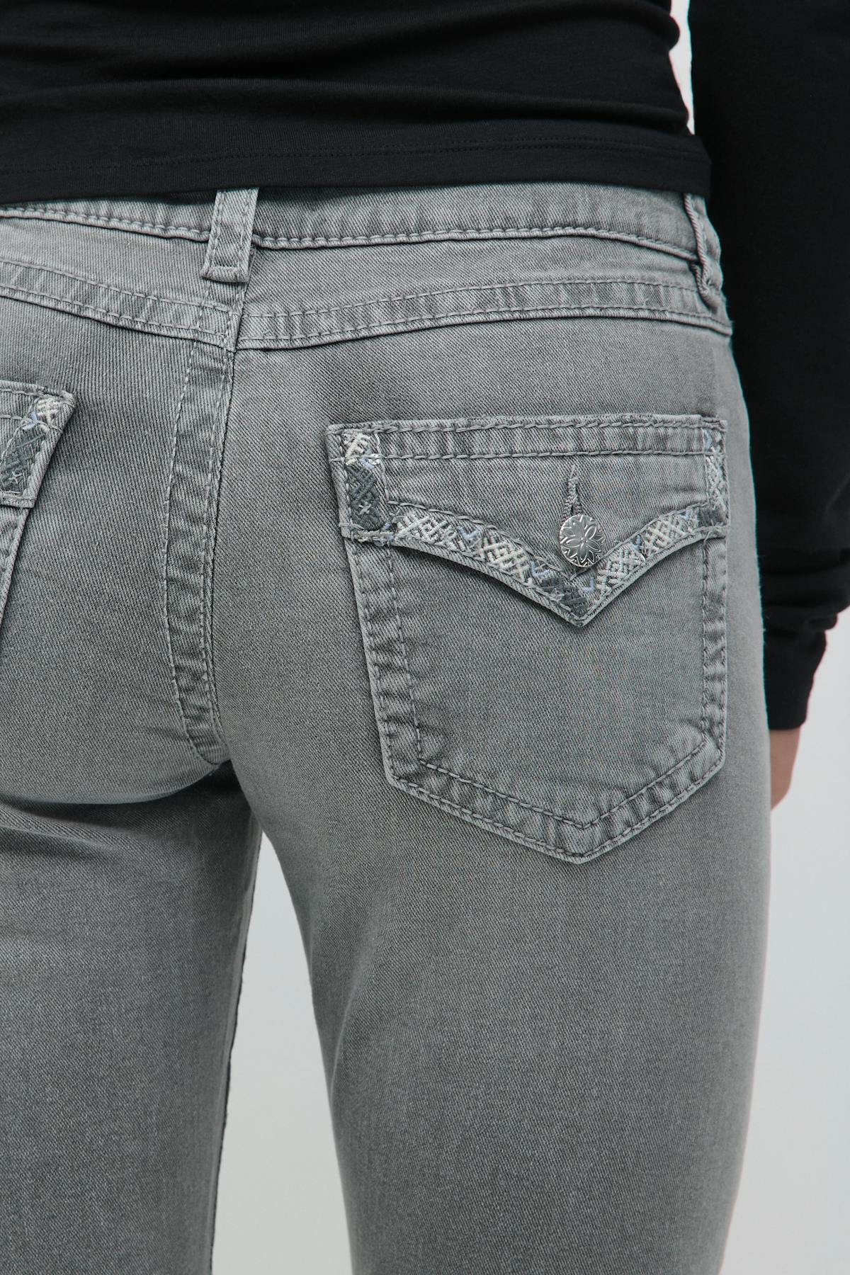 Embroidery jeans