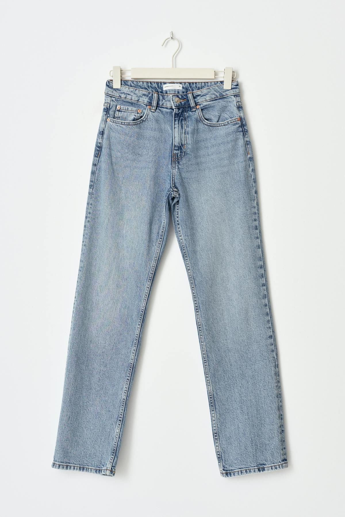 Mid straight petite jeans