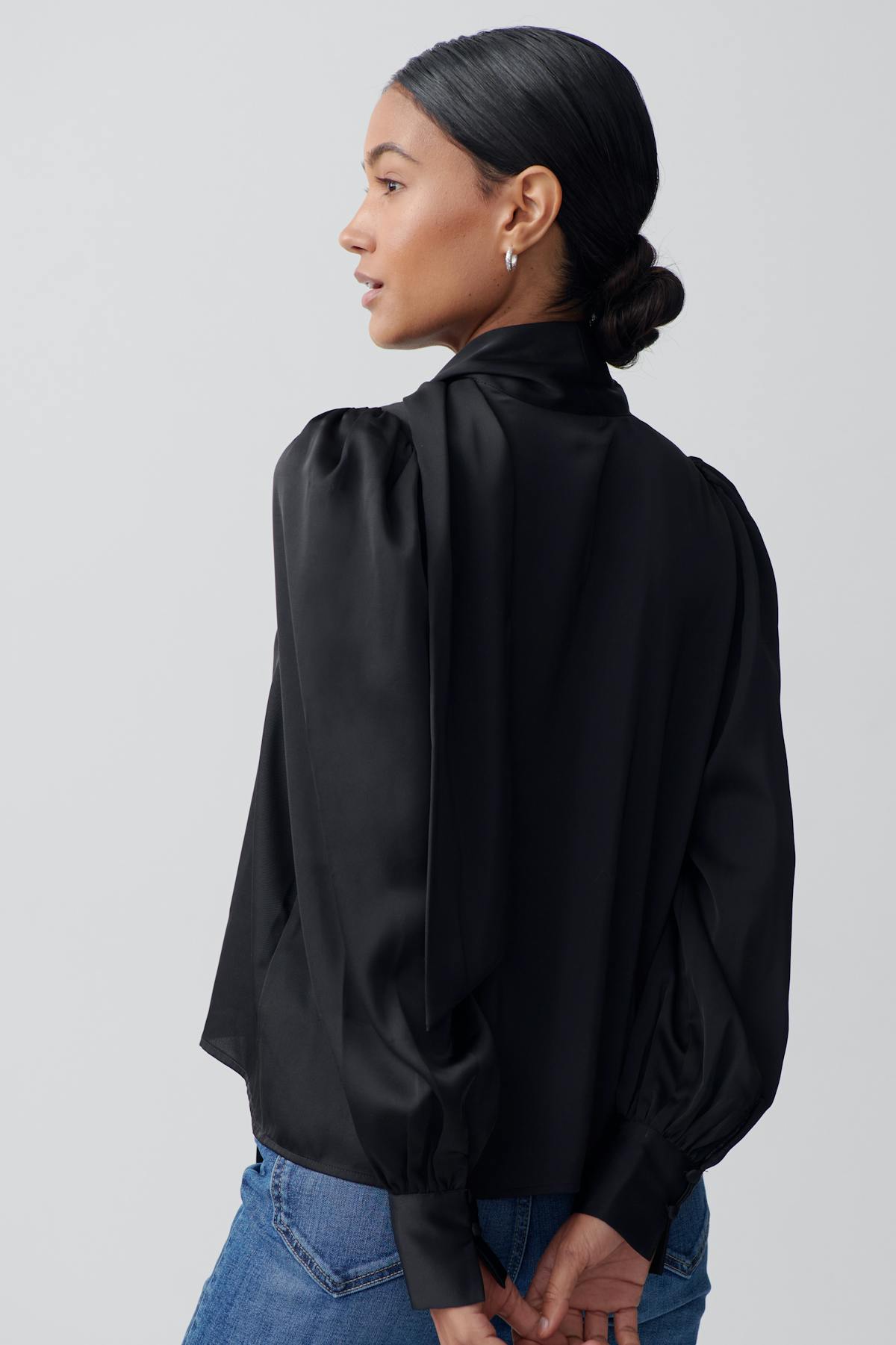 Scarf blouse