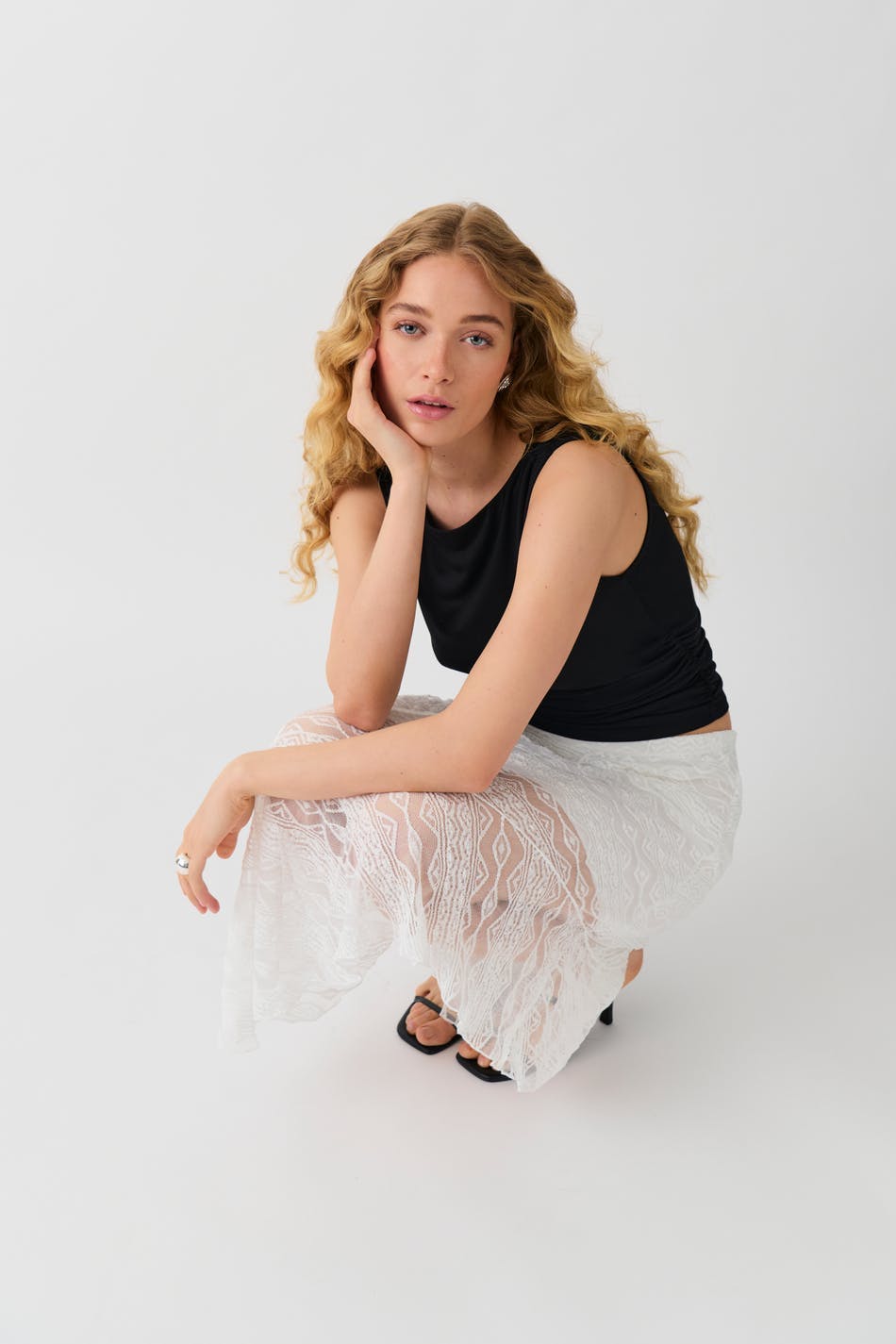 Assymetric lace skirt