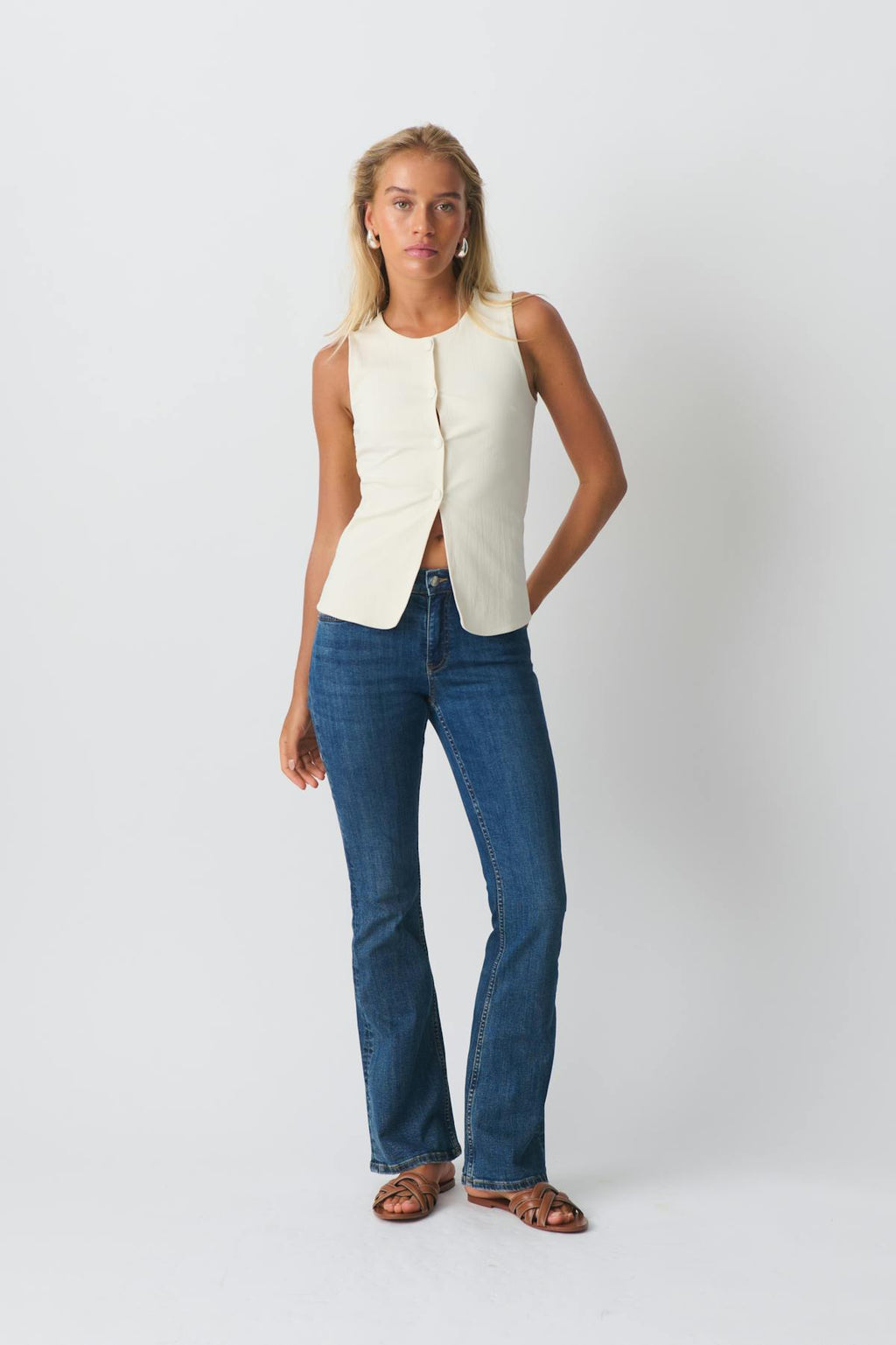 Low waist bootcut jeans