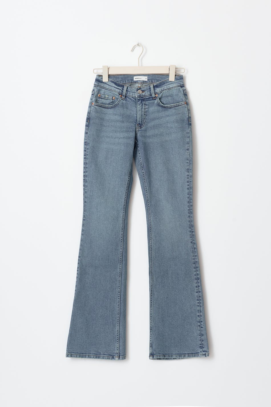 Low waist bootcut jeans