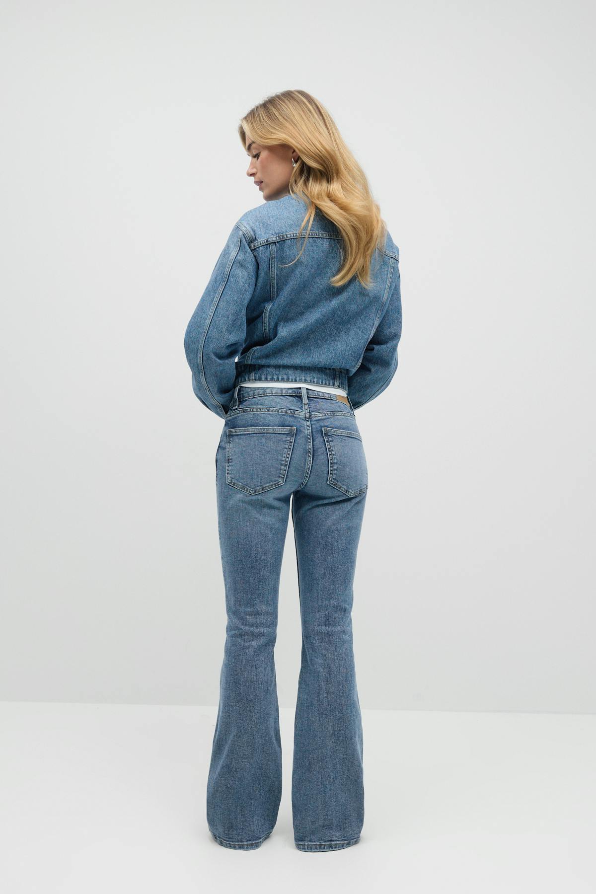 Low waist bootcut jeans