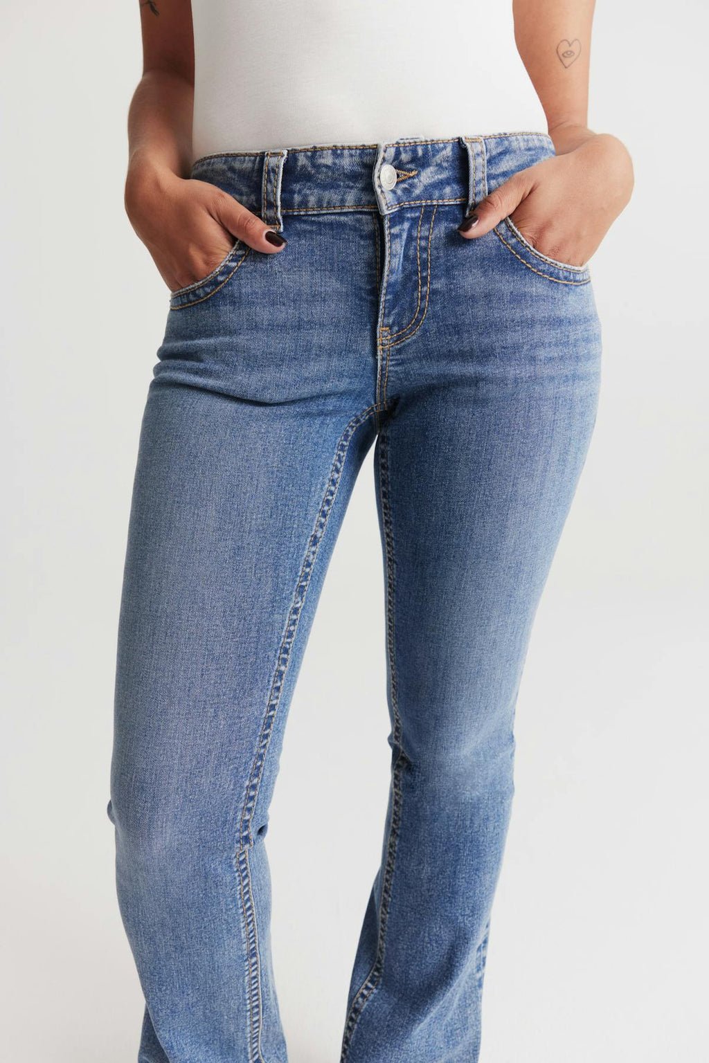 Y2k low bootcut jeans