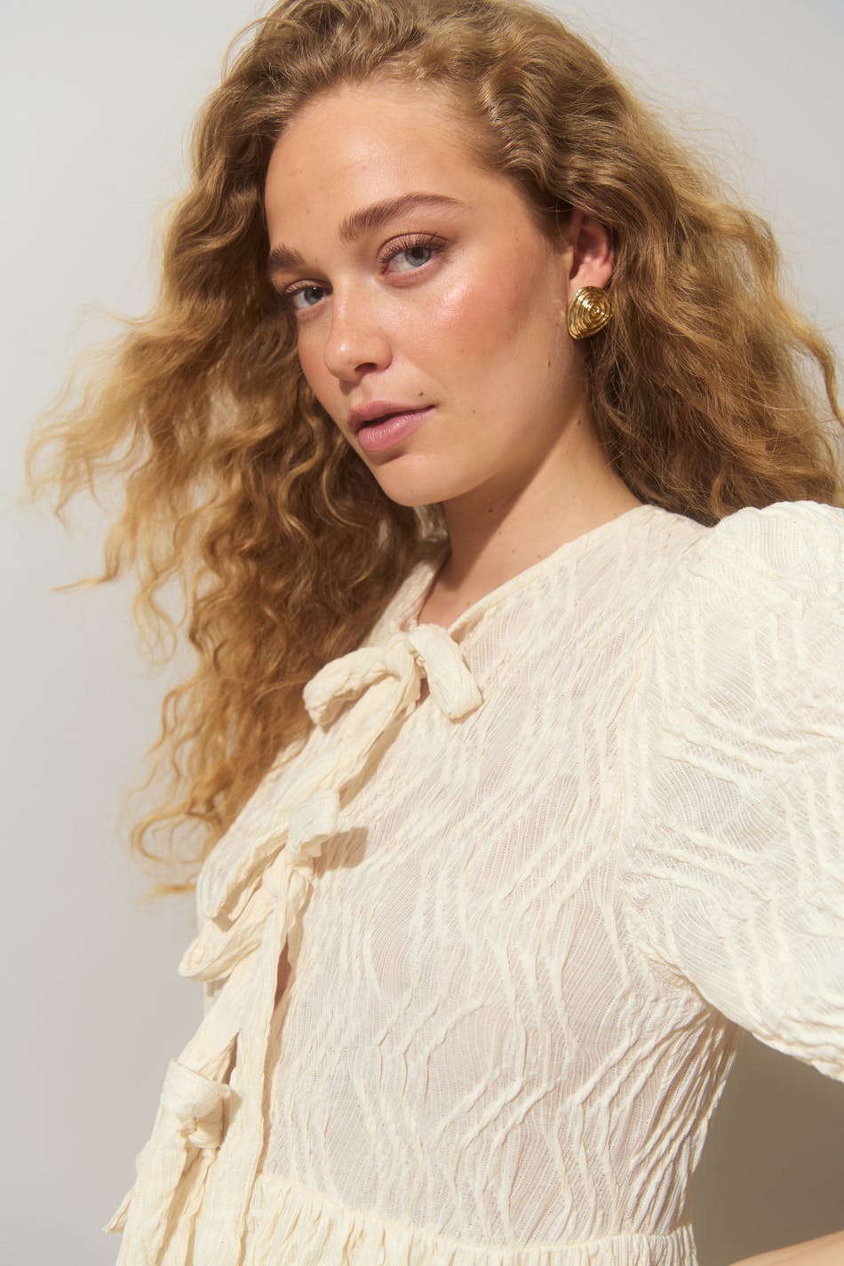 Puff sleeve tie dress