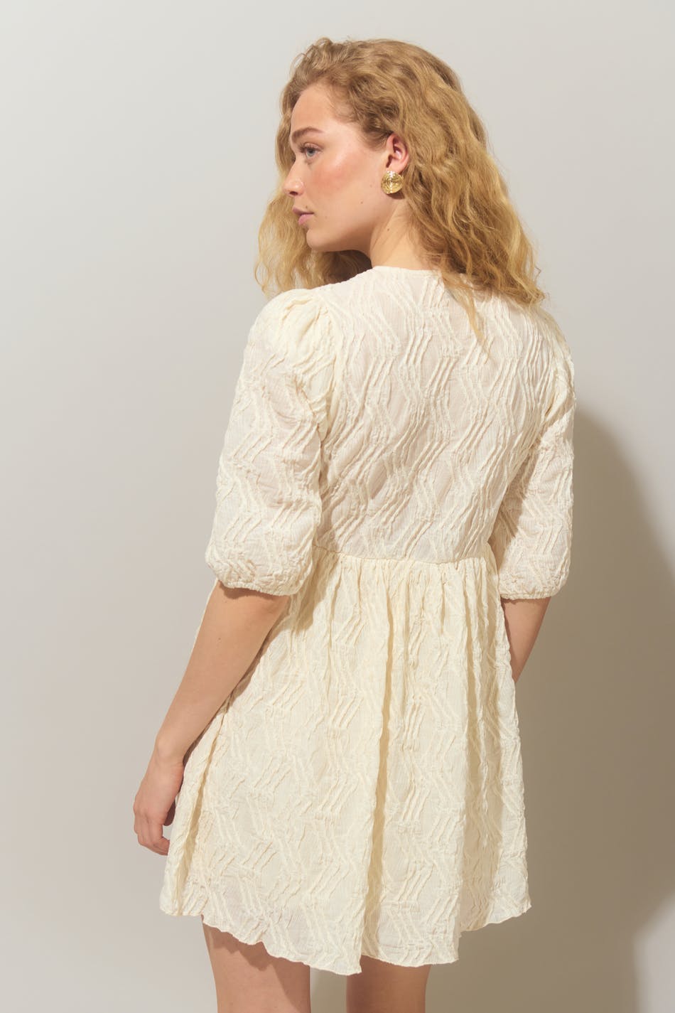 Puff sleeve tie dress