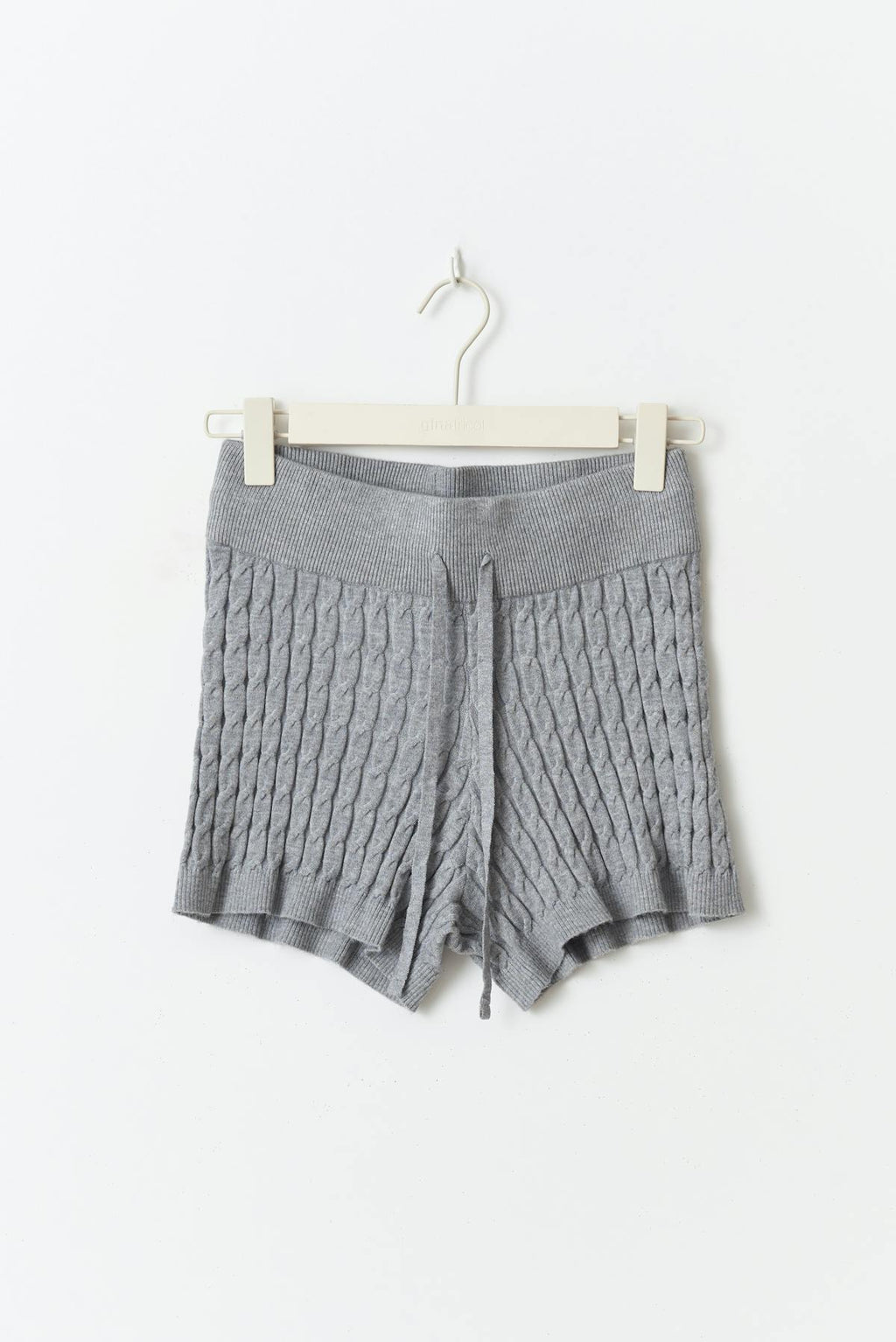 Cable knitted shorts