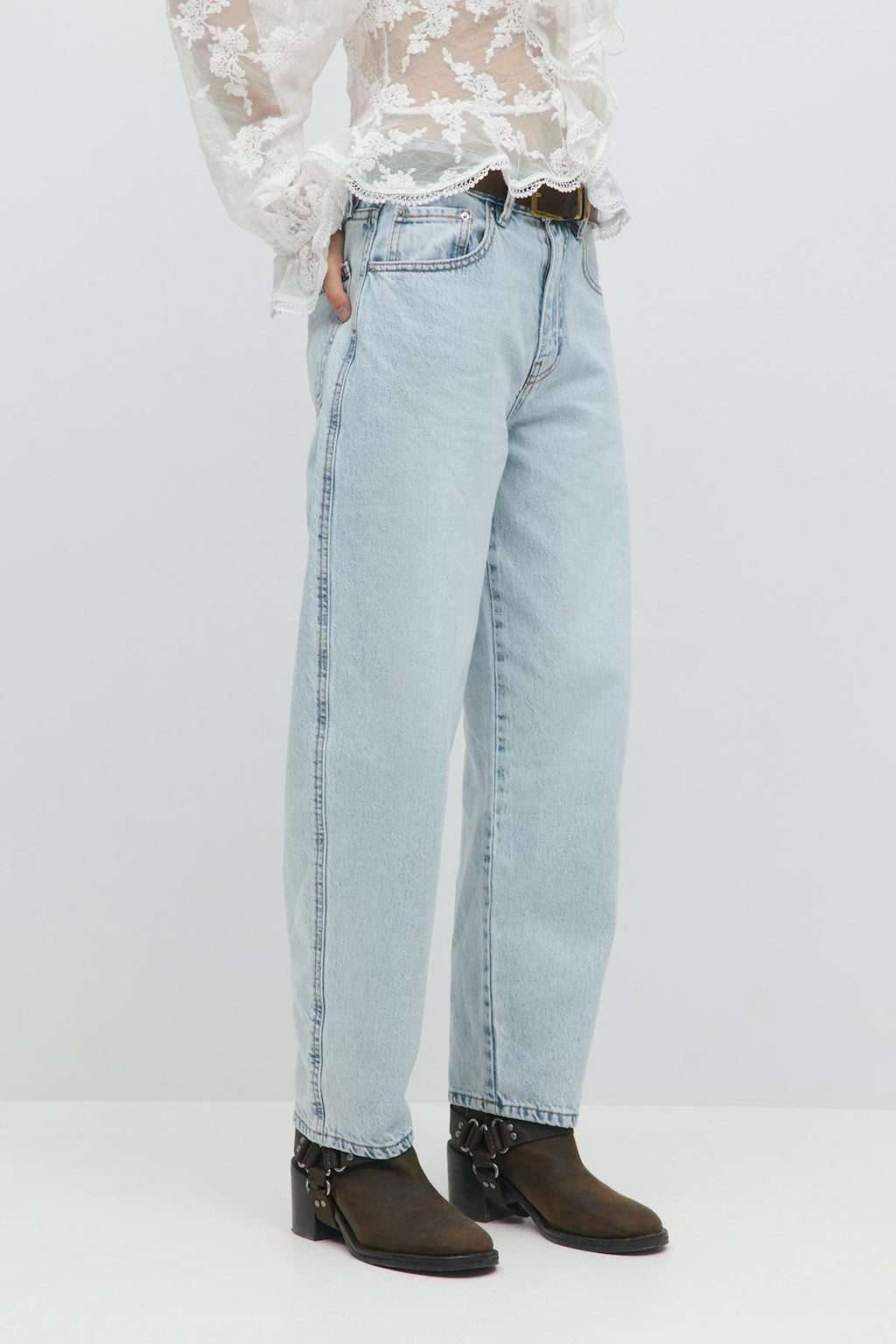 Barrel jeans