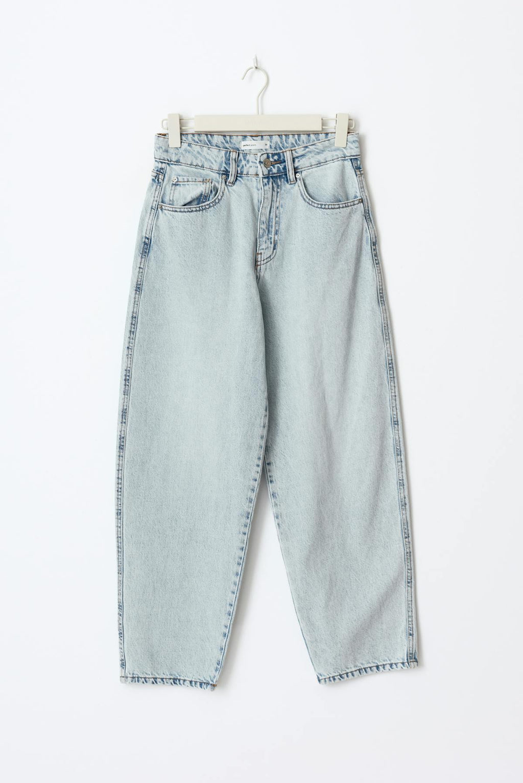 Barrel jeans
