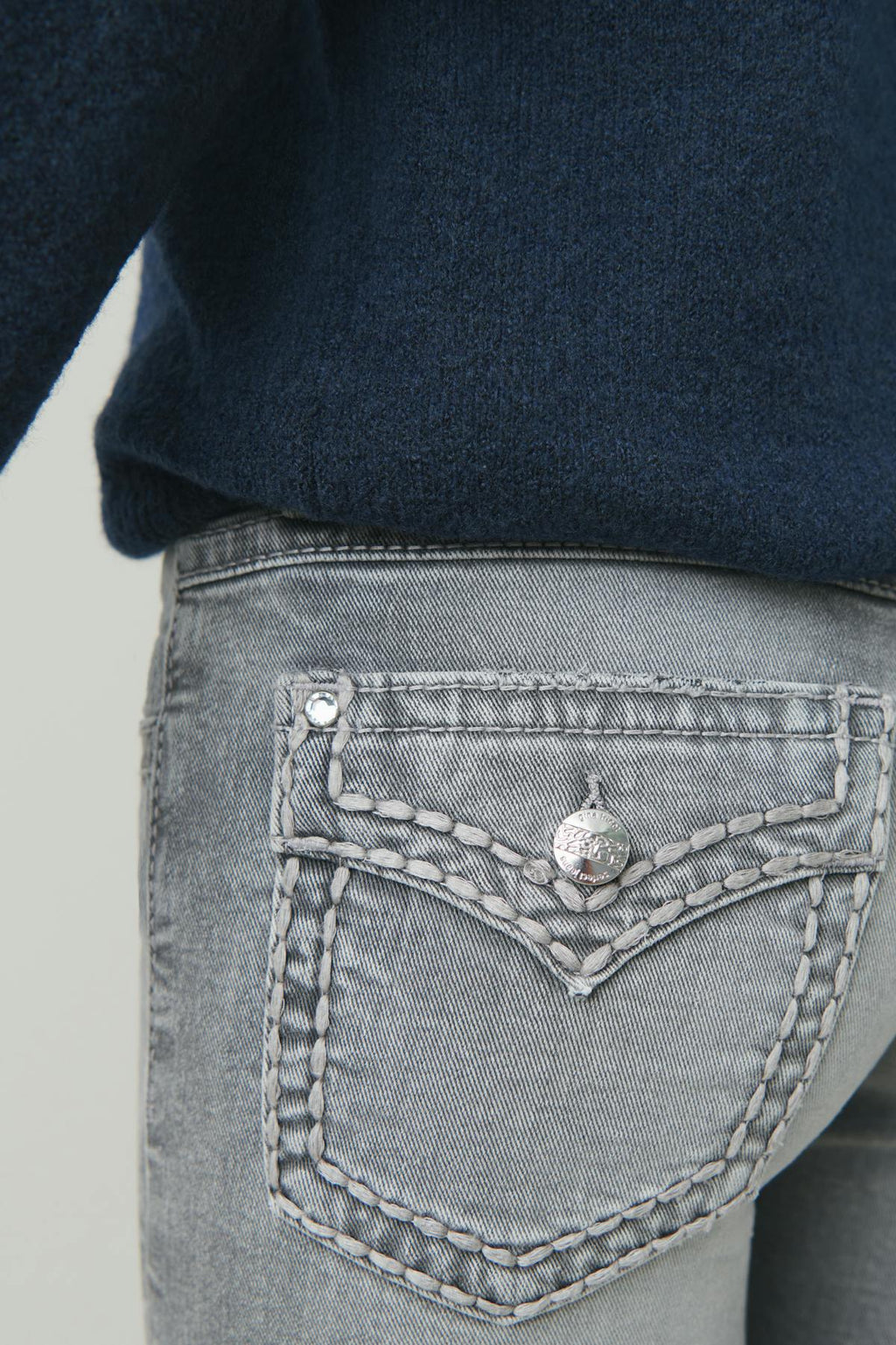 Low boot embroidery jeans