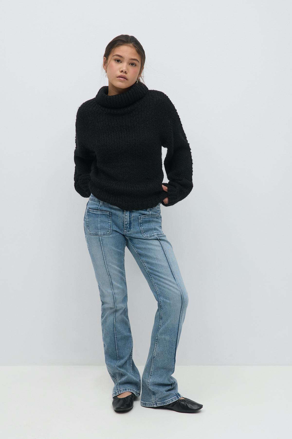 Pleated flare jeans