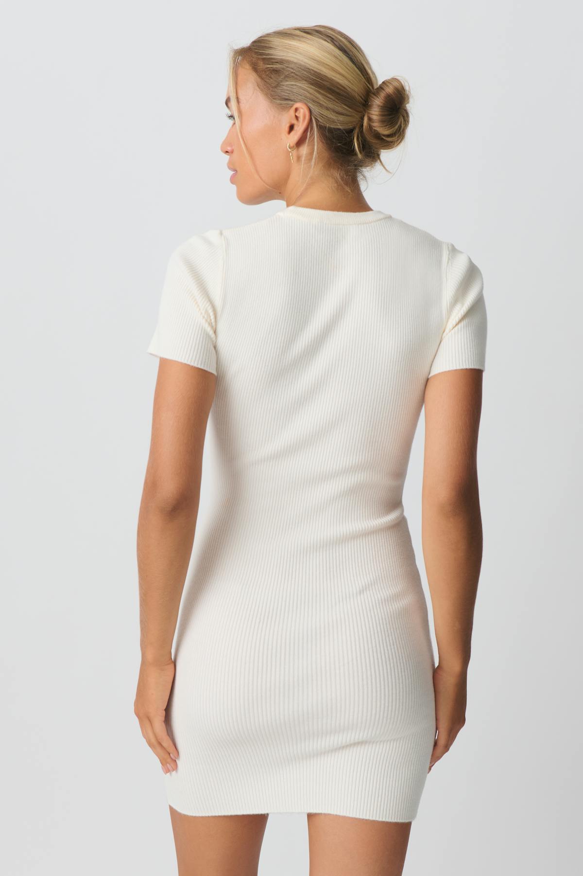 Short sleeve knit dress
