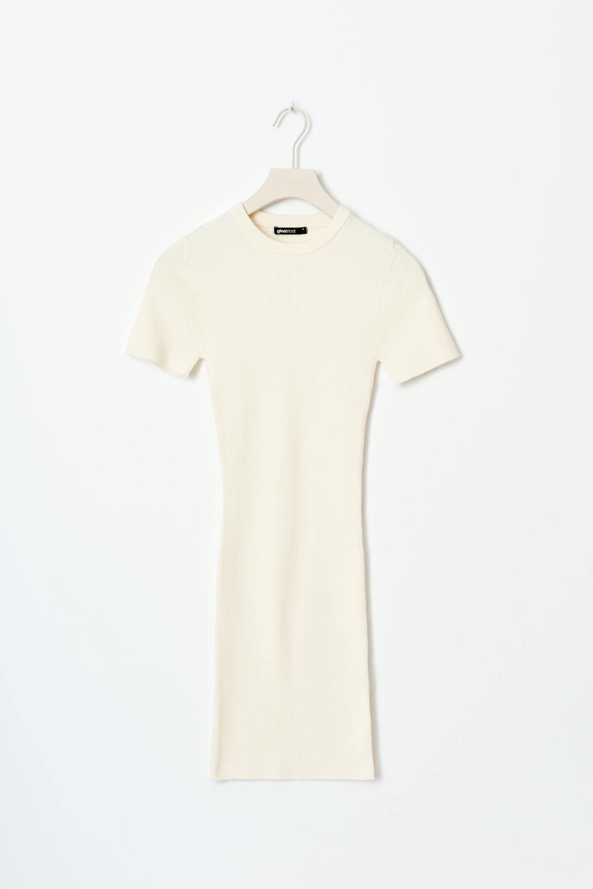 Short sleeve knit dress