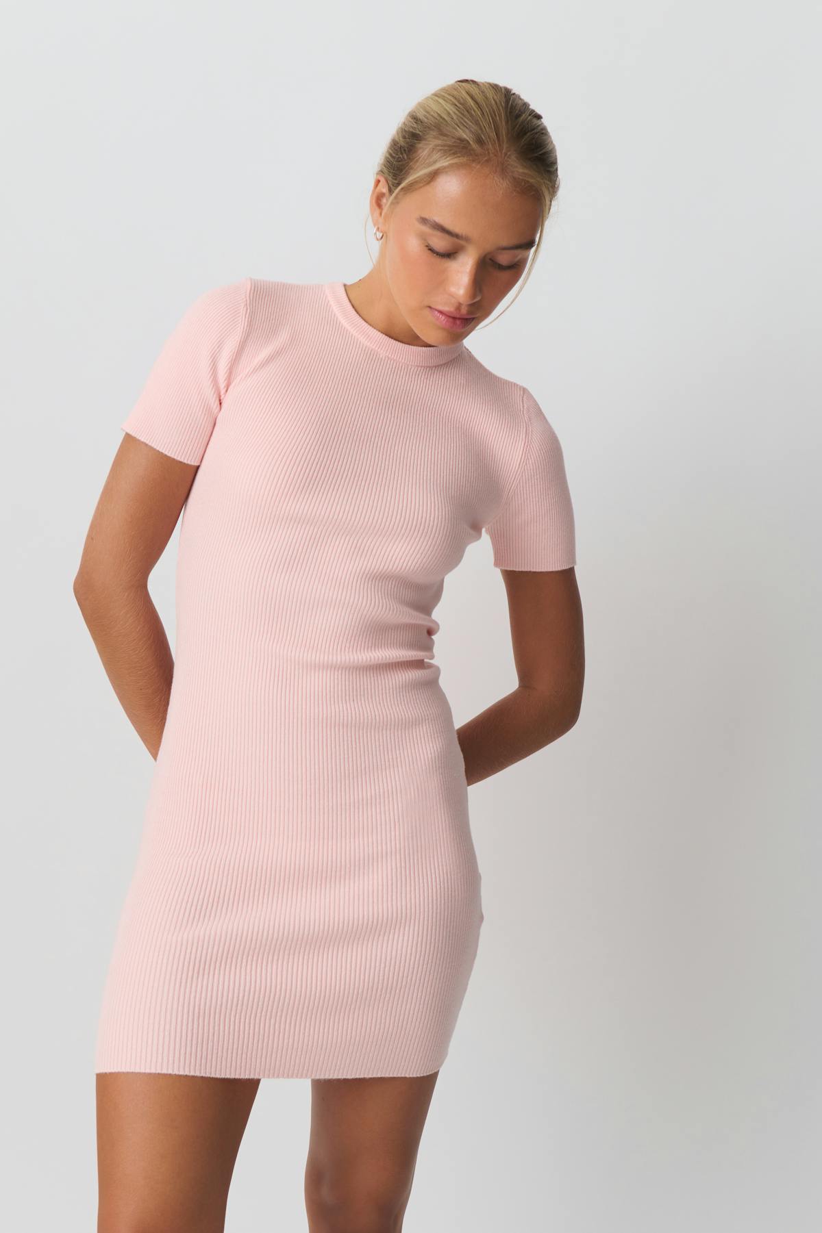 Short sleeve knit dress