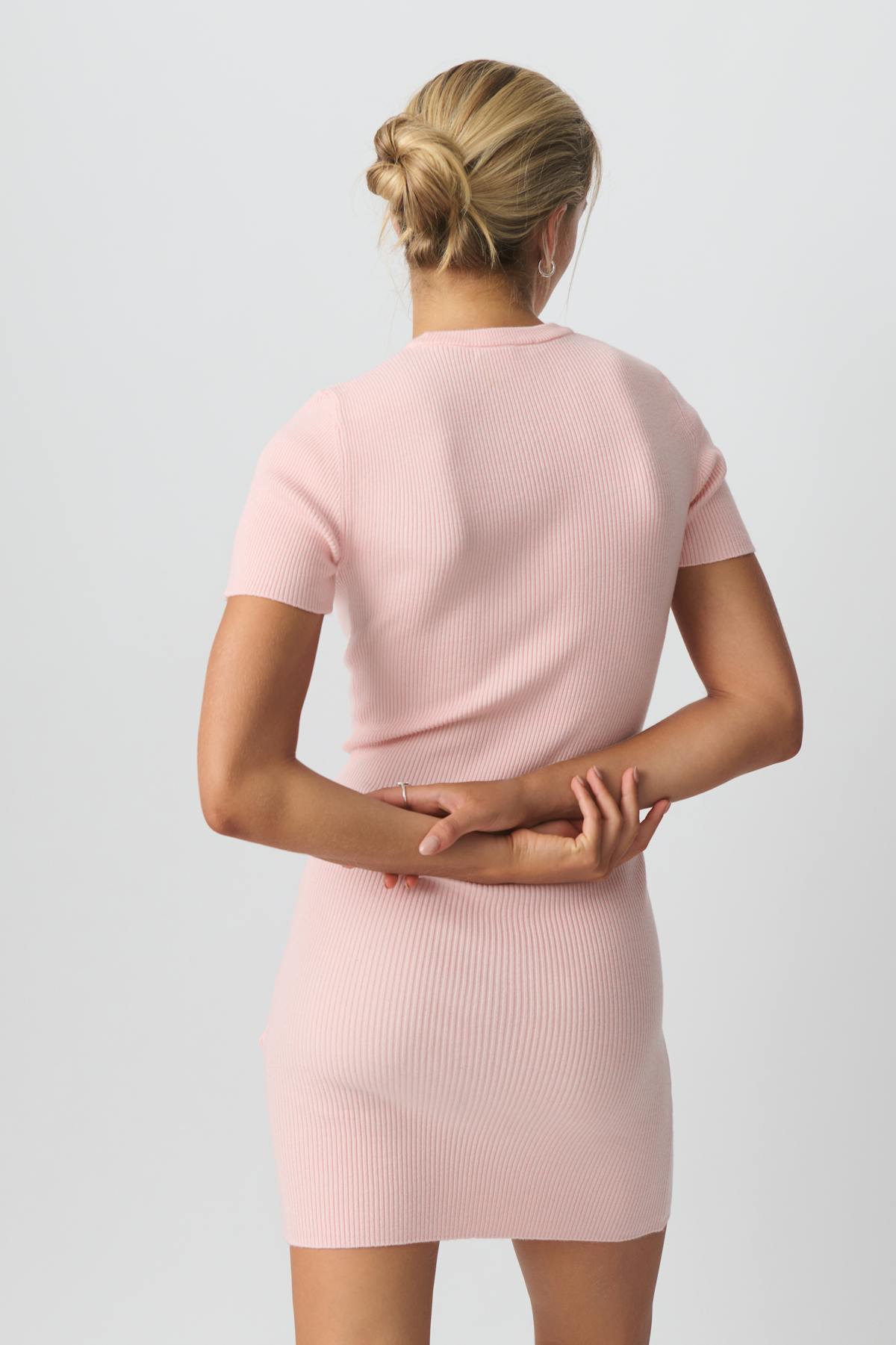 Short sleeve knit dress