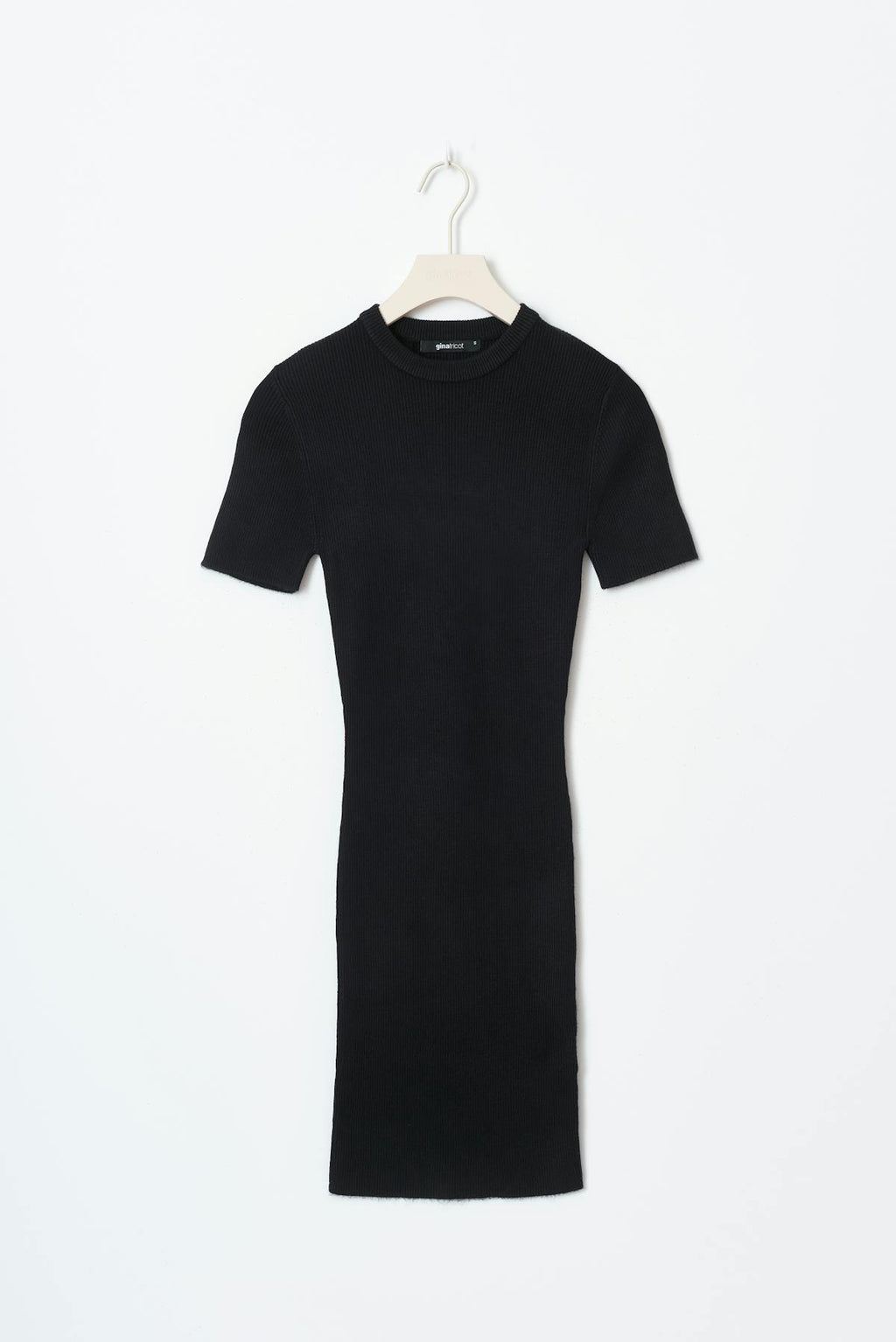 Short sleeve knit dress