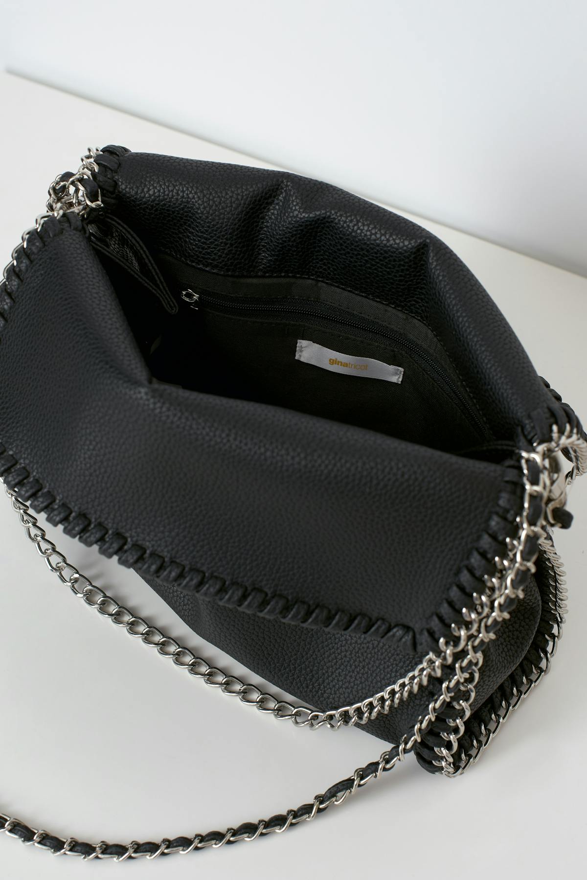 Chunky chain bag