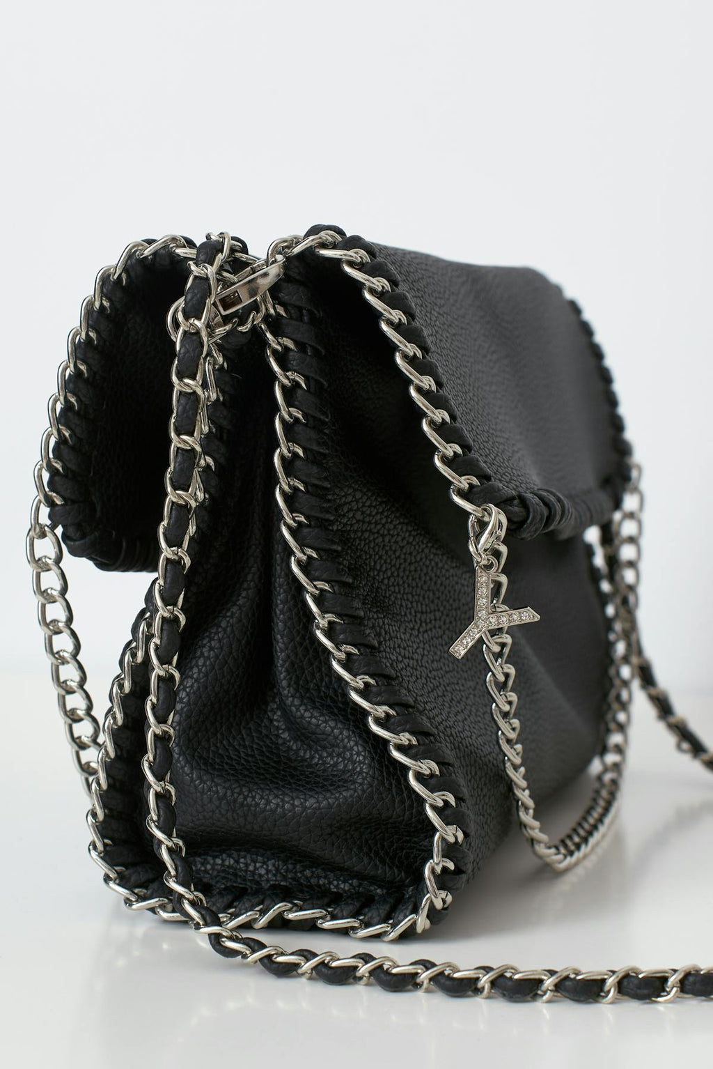 Chunky chain bag