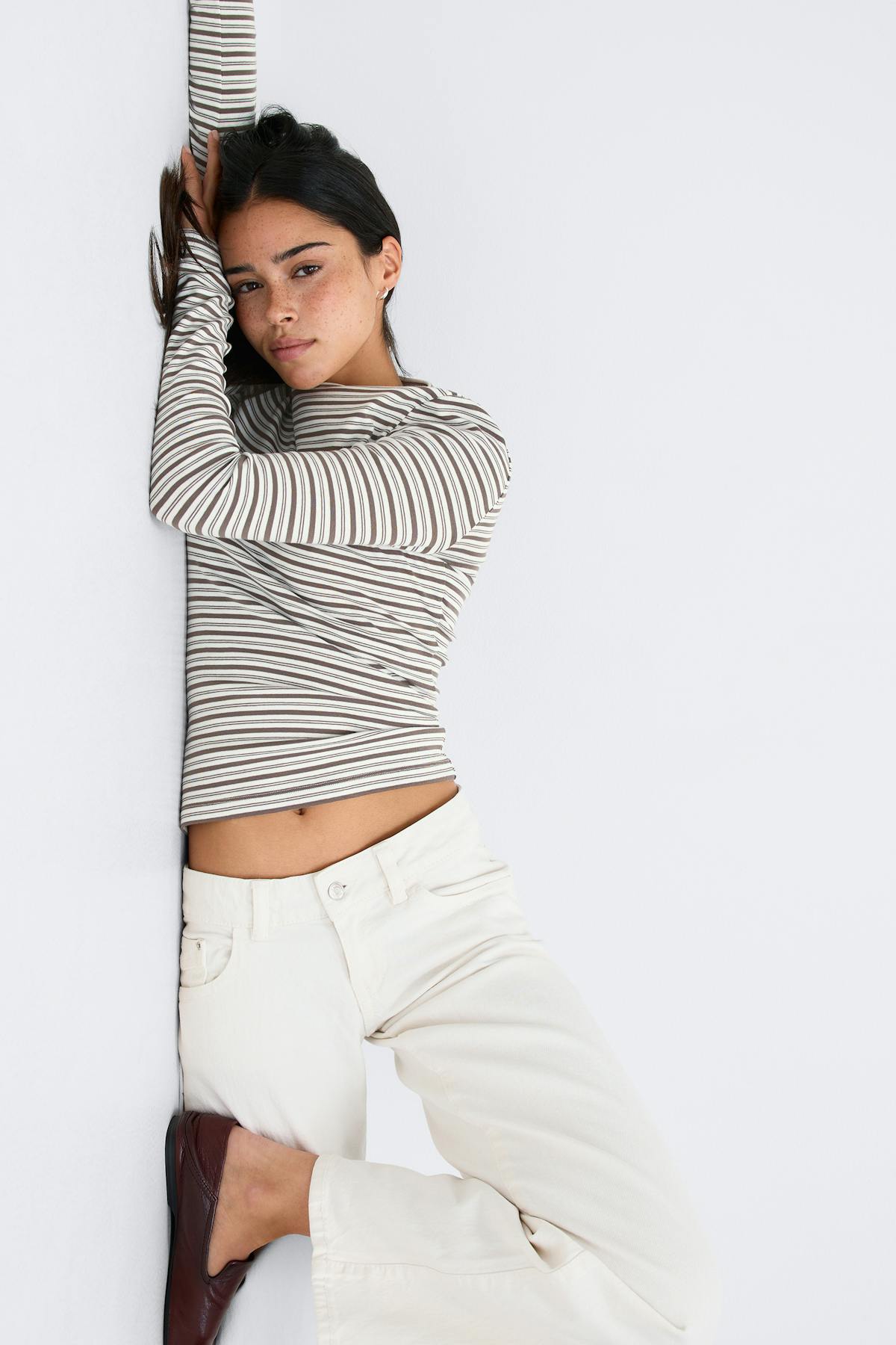 Tight fit long sleeve top