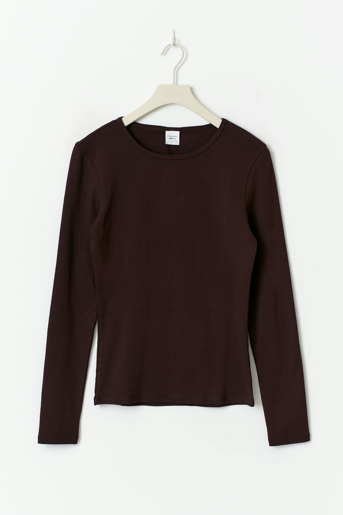 Tight fit long sleeve top