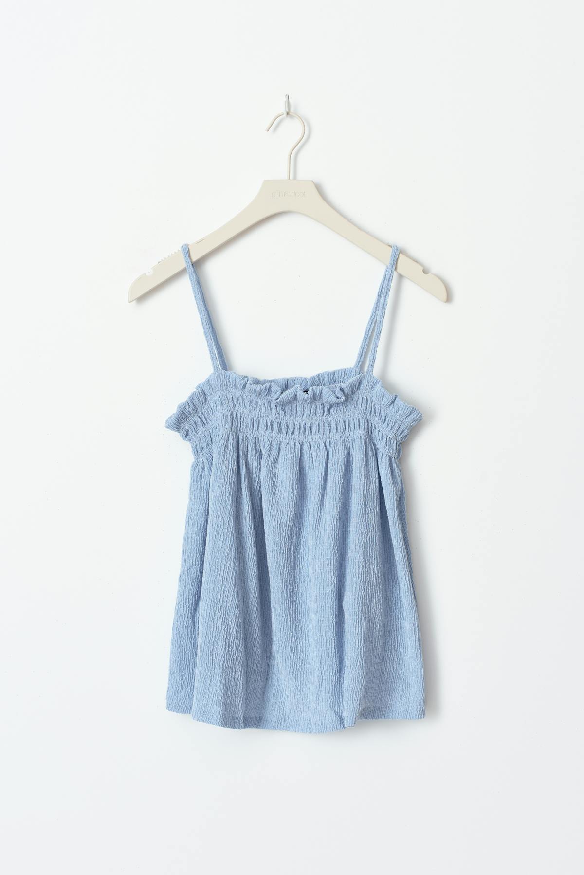 Structure smock singlet