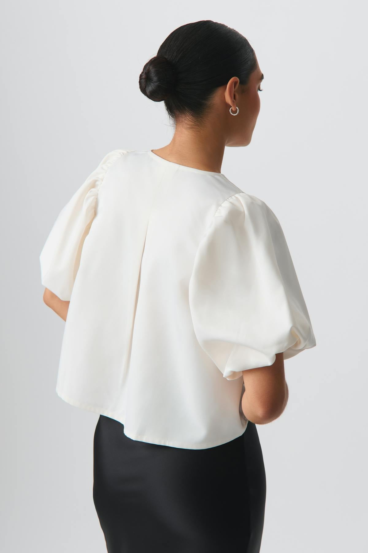 Puff sleeve blouse