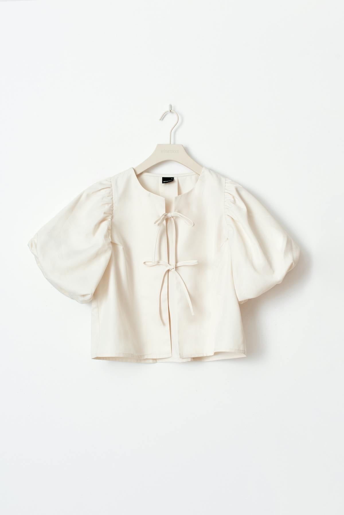 Puff sleeve blouse